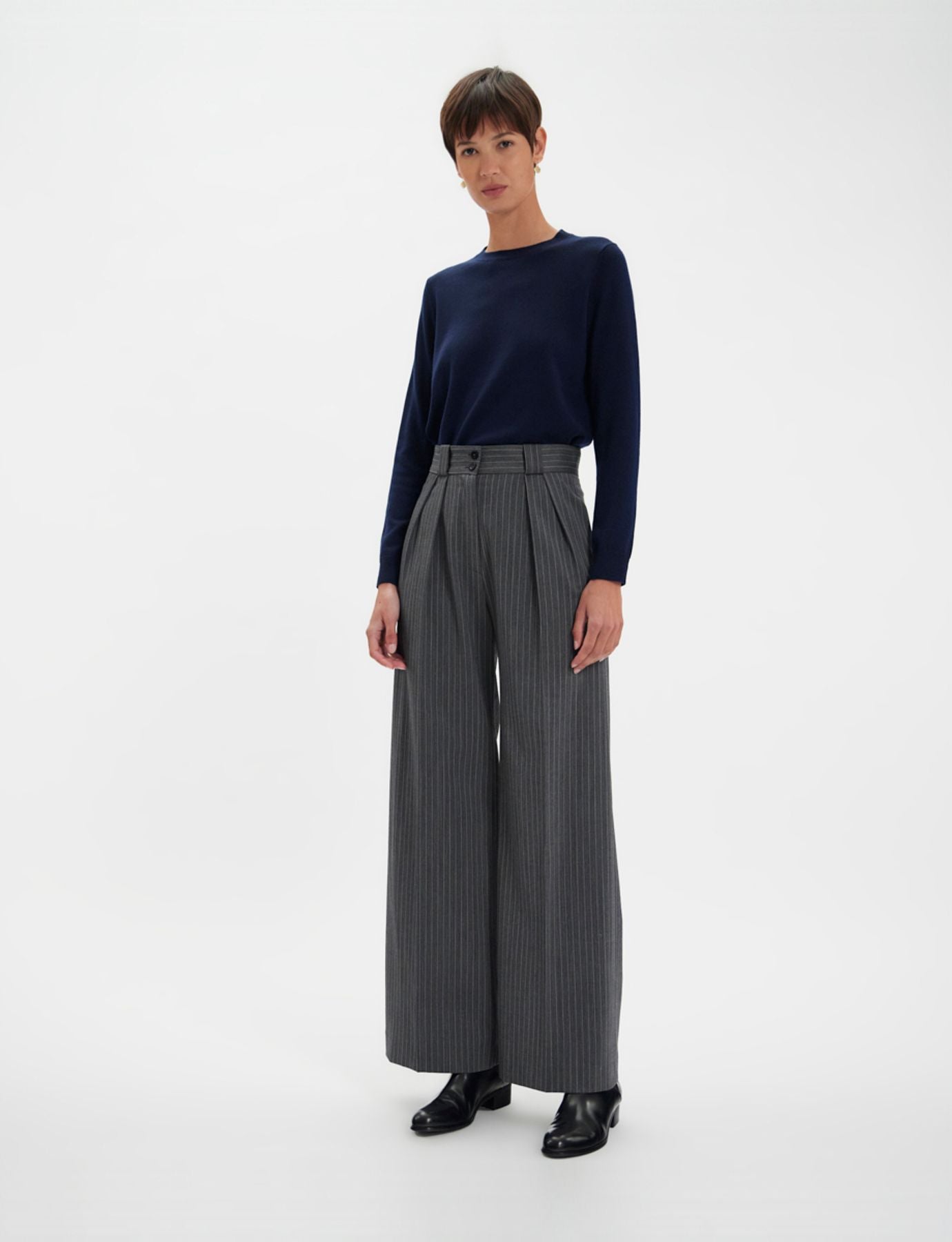 Pantalon Marlène gris à rayures blanches
