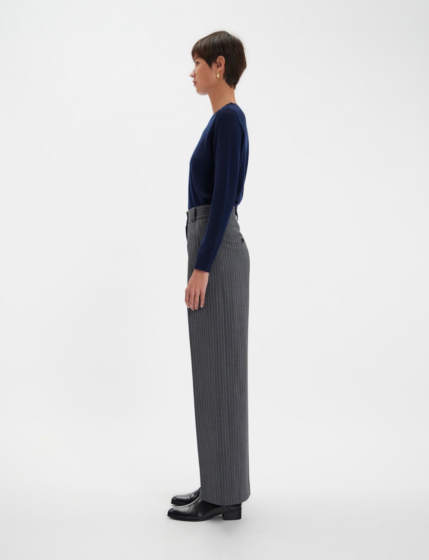 Pantalon Marlène gris à rayures blanches