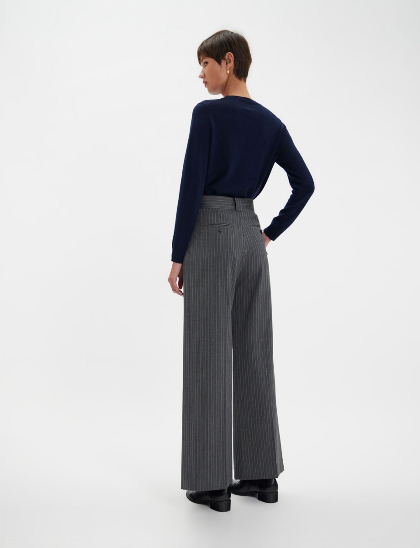 Pantalon Marlène gris à rayures blanches