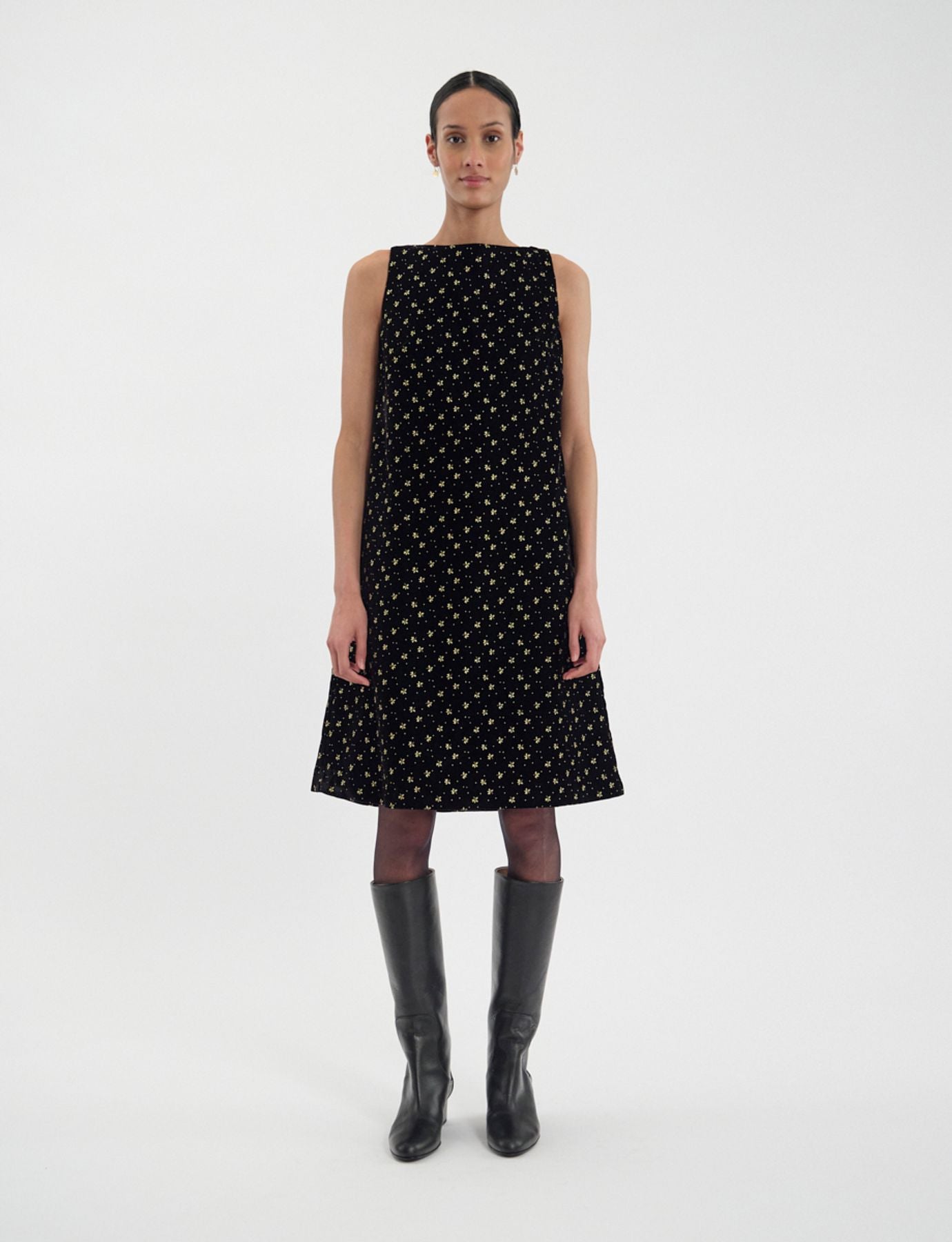 Madeleine dress in smooth black velvet with gold print
