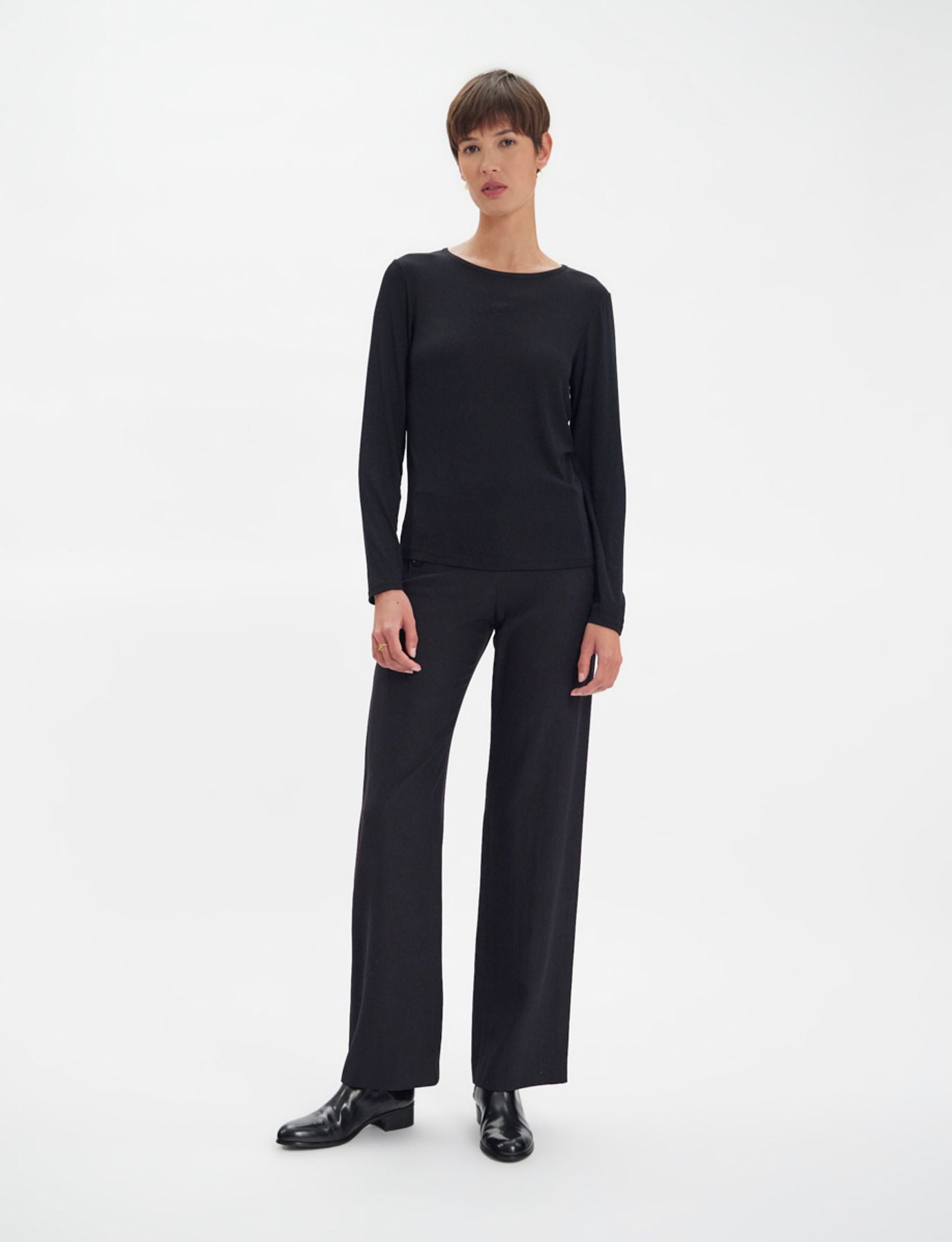 Cindy black long-sleeved T-shirt