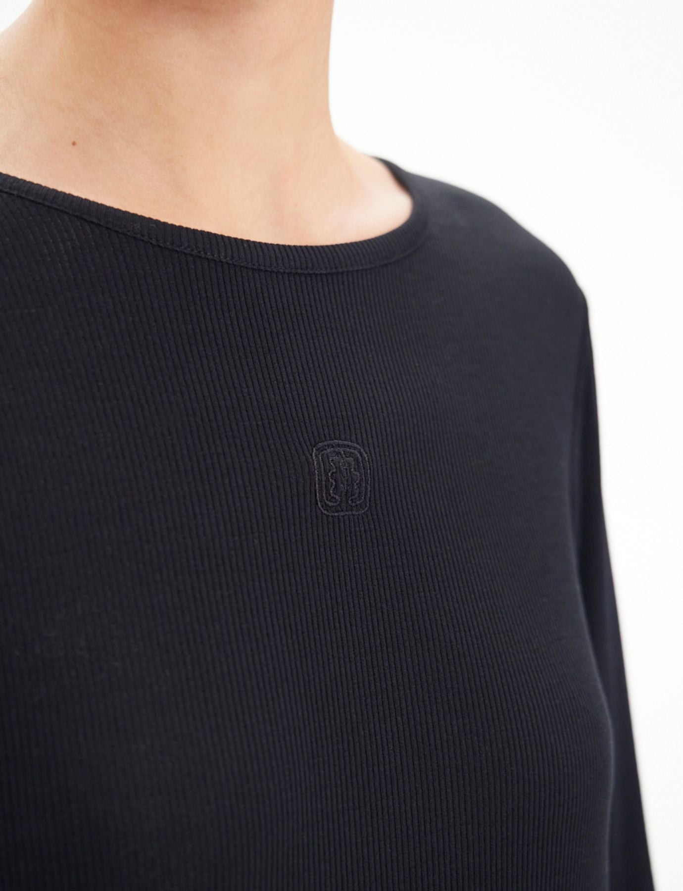 Cindy black long-sleeved T-shirt