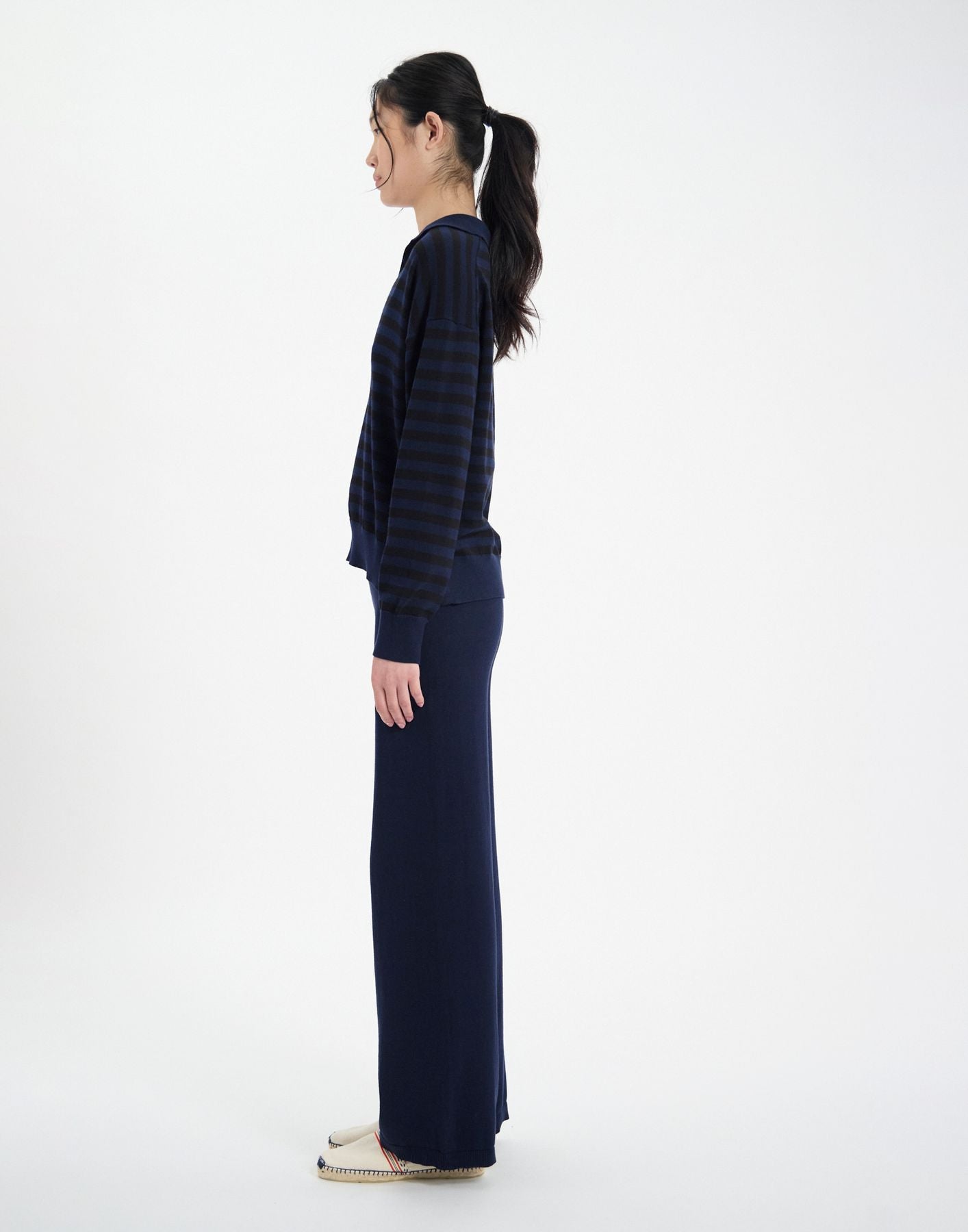 Teo Pullover aus marinefarbener Baumwolle mit Streifen