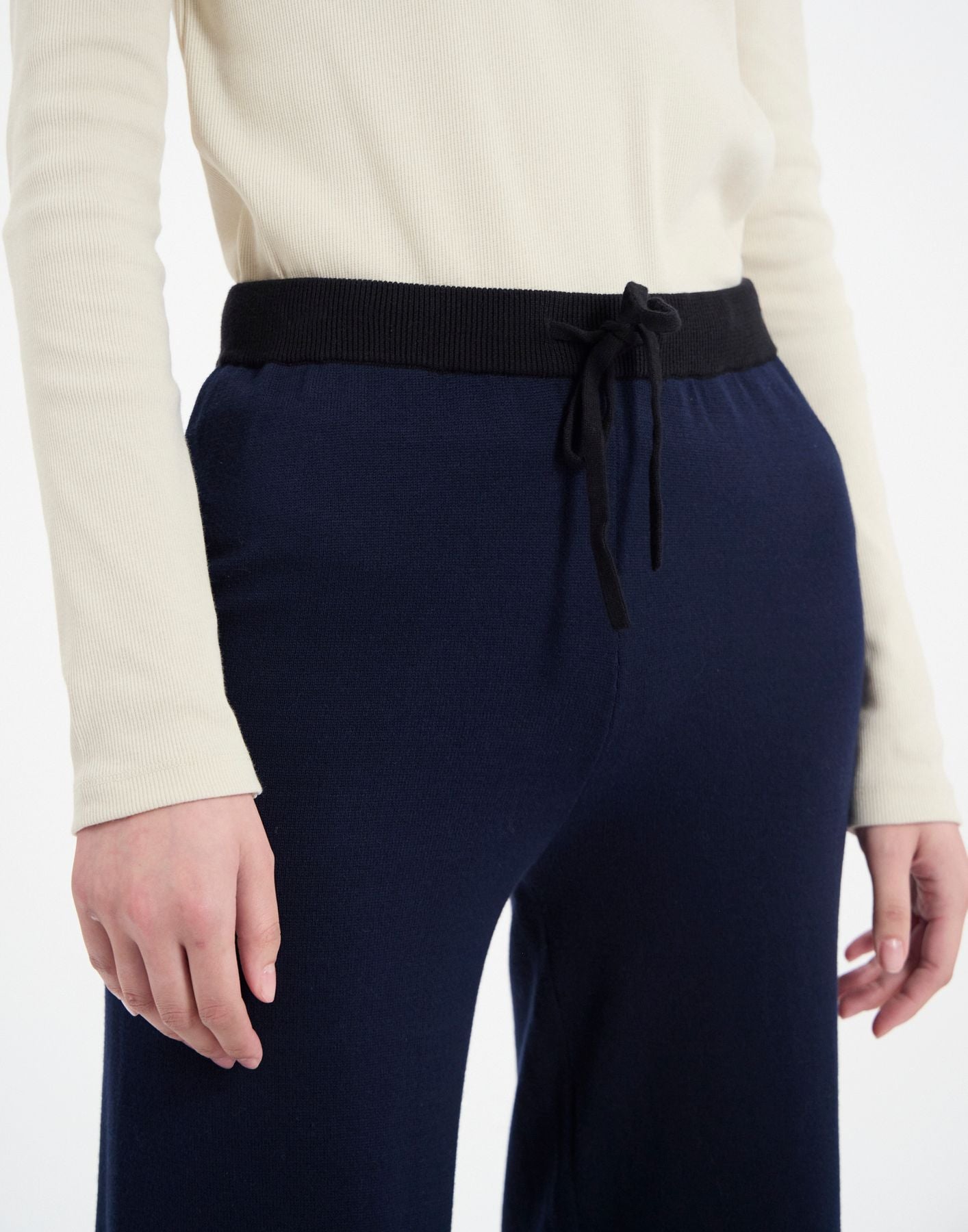 Pantalones John de algodón azul marino oscuro