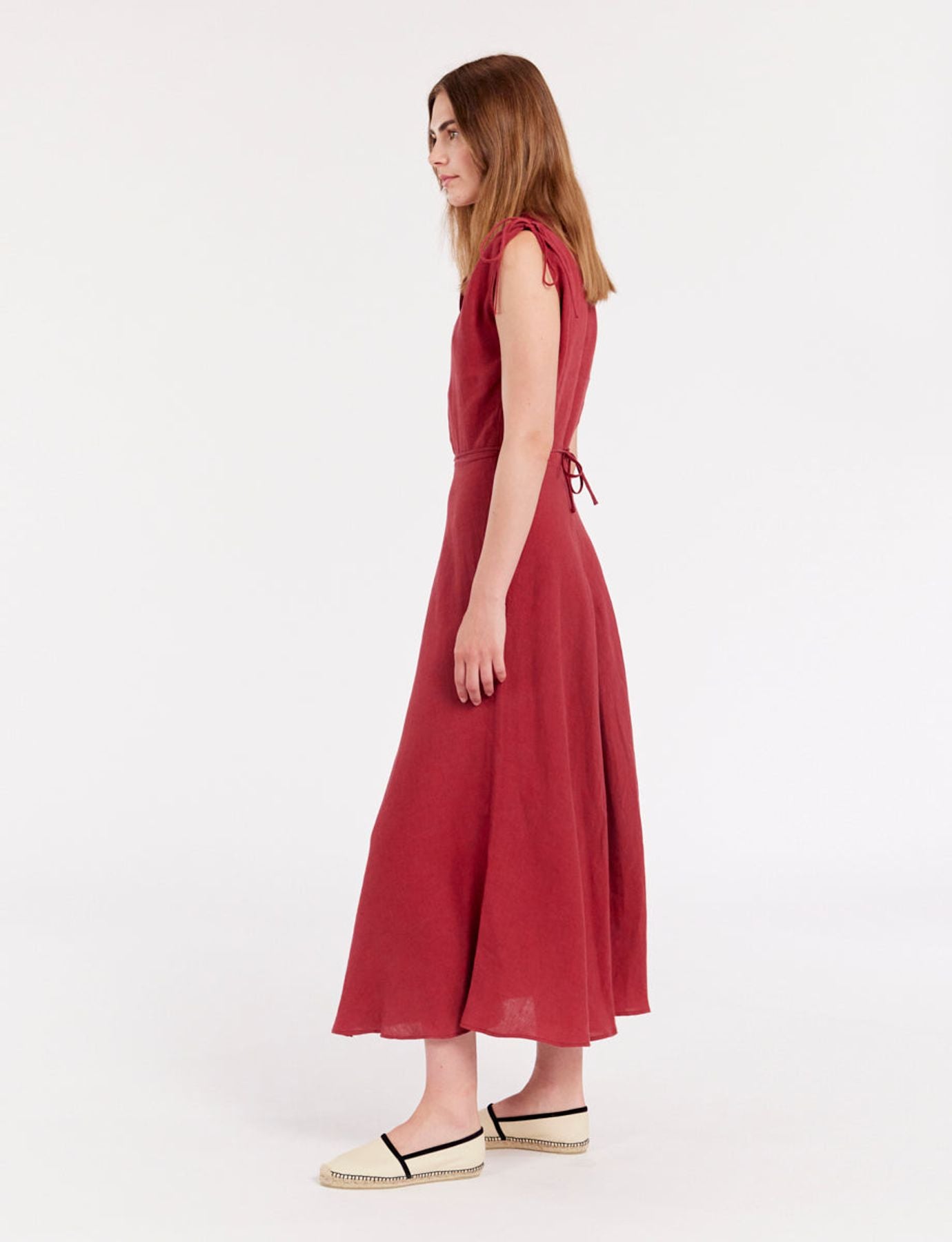 Kleid Violine aus himbeerfarbenem Leinen
