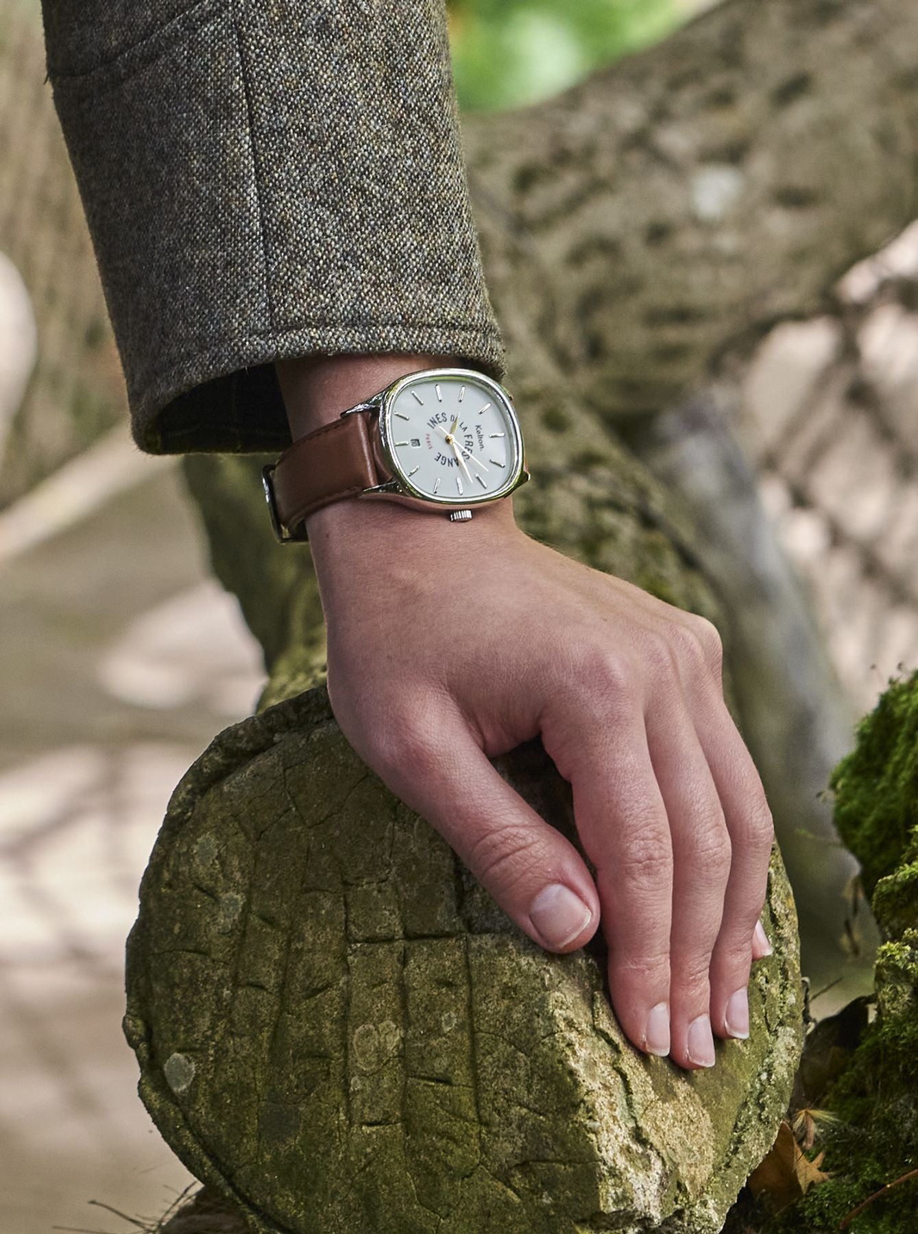 Montre Grande Colorama camel Kelton x Ines de la Fressange Paris