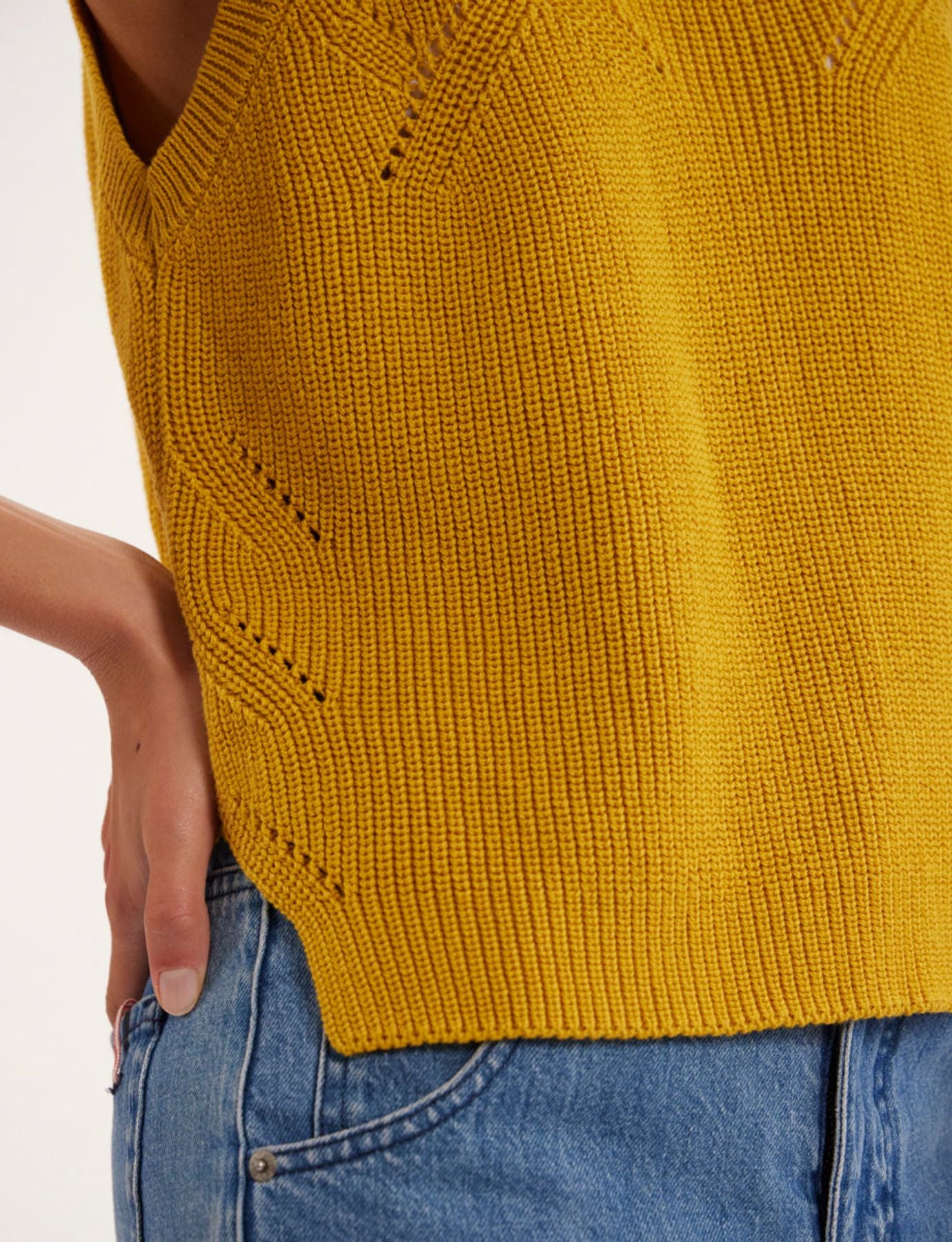 Agatha senffarbener Pullover ohne Ärmel