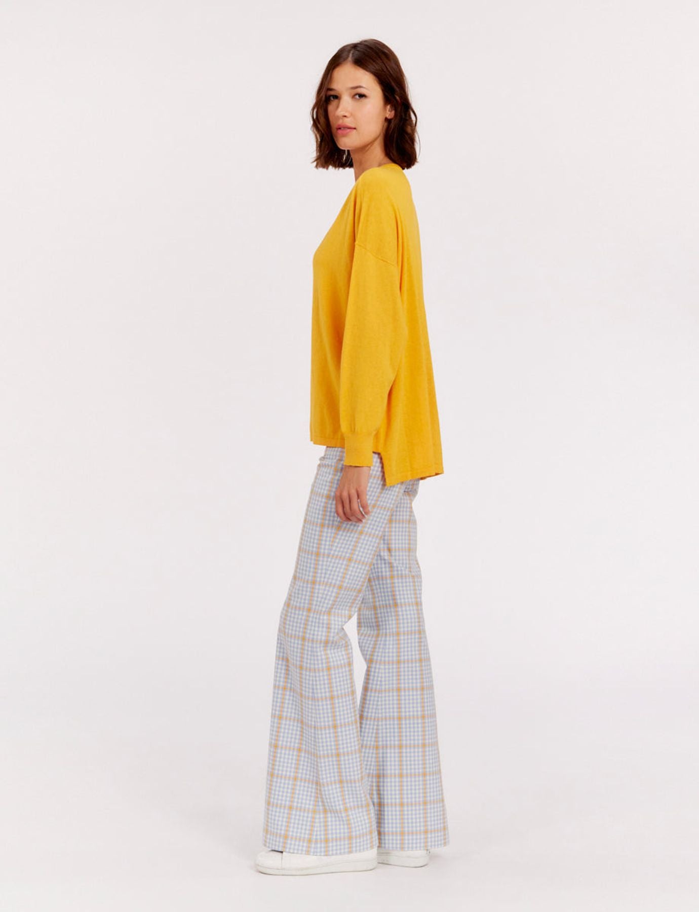 Jersey amarillo de cachemira con cuello en V Anton