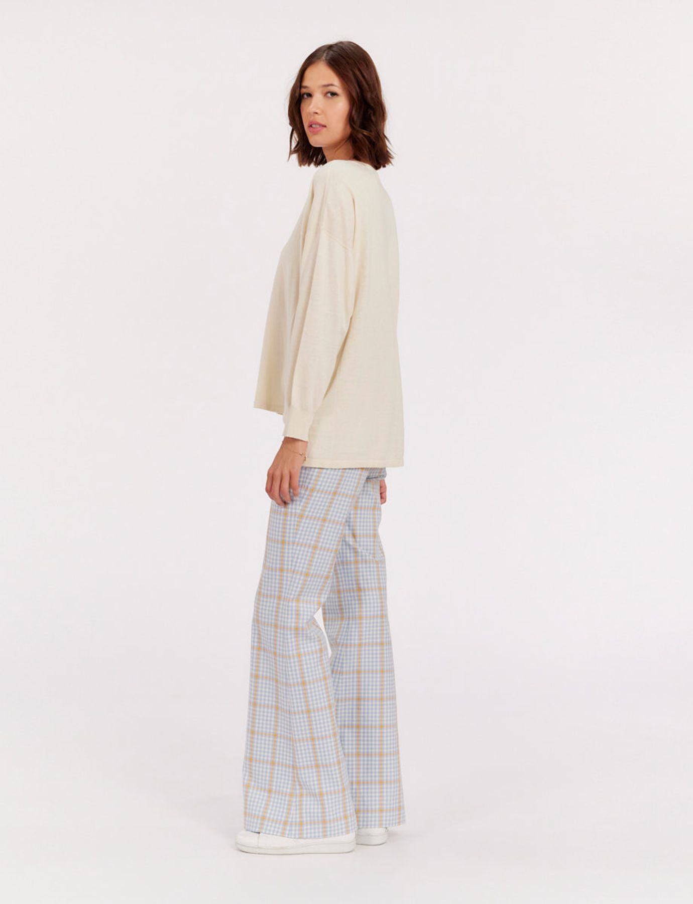 Anton, maglione in cashmere avorio con scollo a V