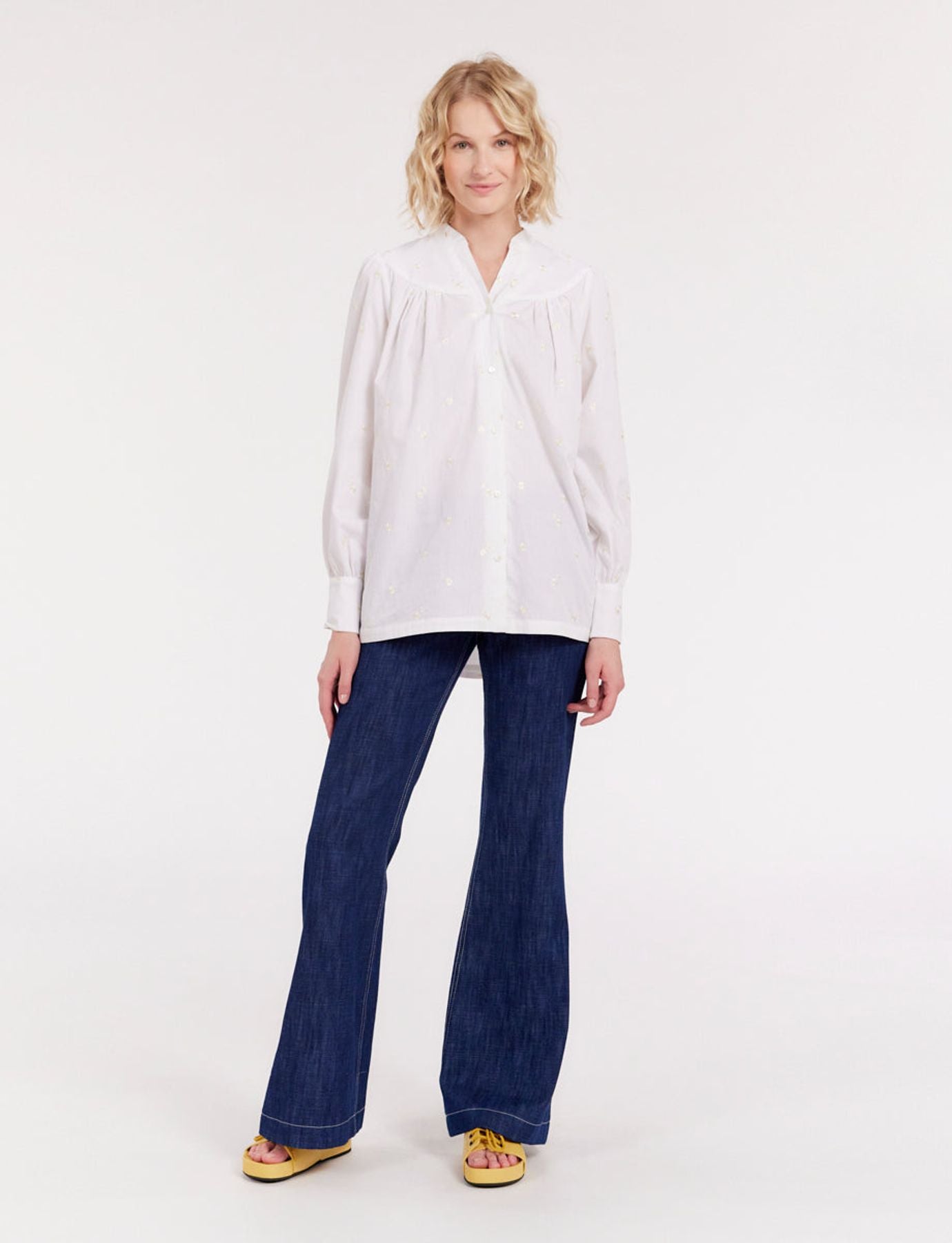 Bluse Ornella bestickt weiß