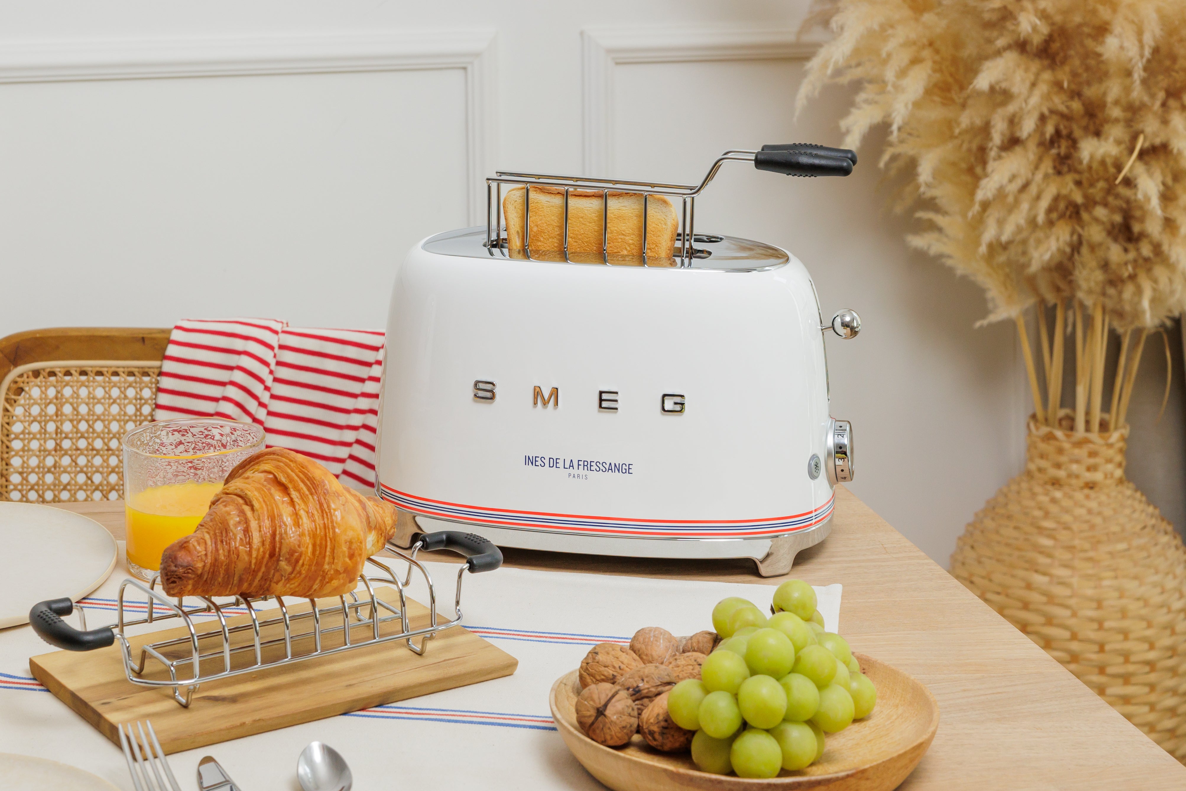 Grille-pain SMEG x Ines de la Fressange