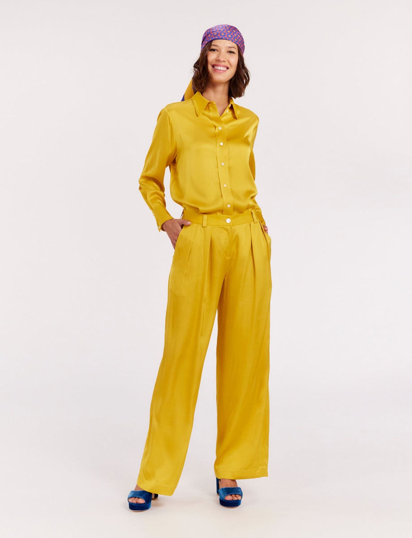 Pantalones Luciano amarillo botón de oro fluido
