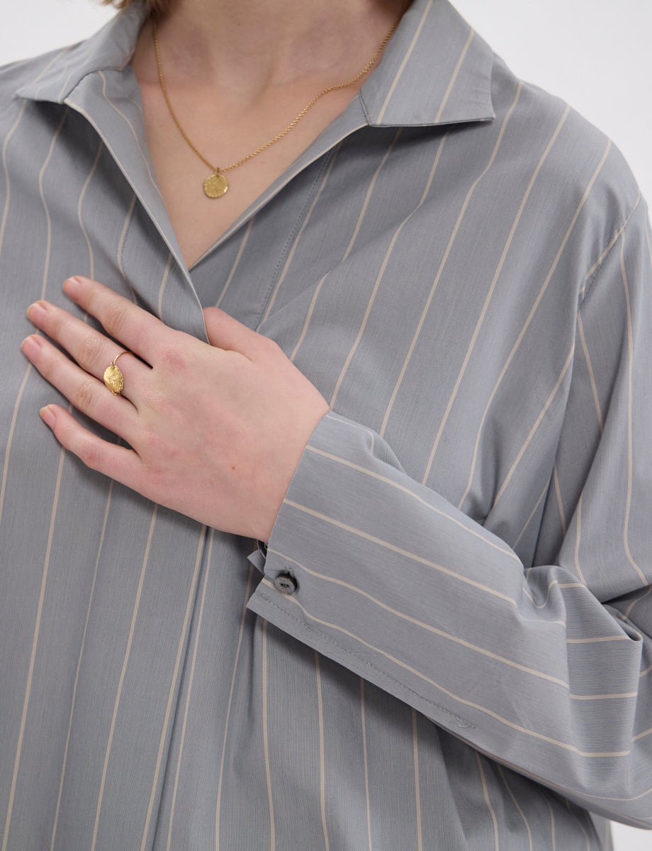 Top Noa vert-amande à fines rayures