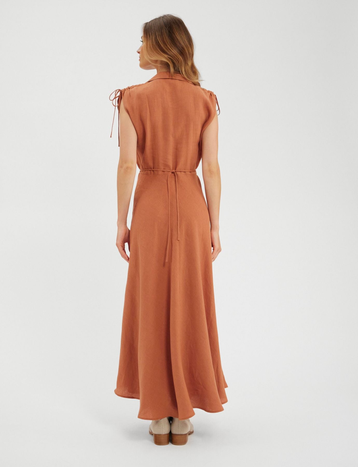 VESTIDO DE DÍA MORADO