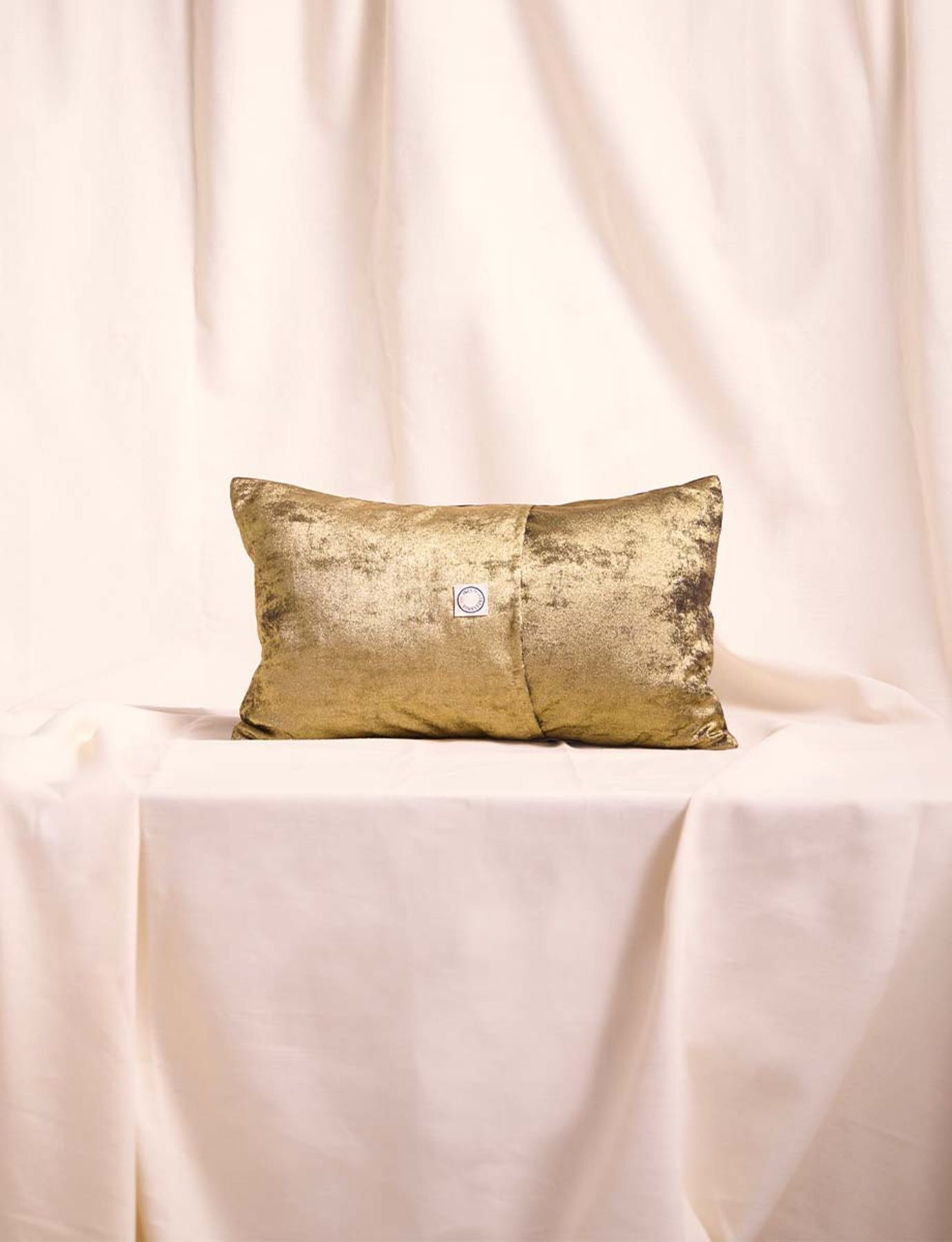Coussin Billy upcyclé Or
