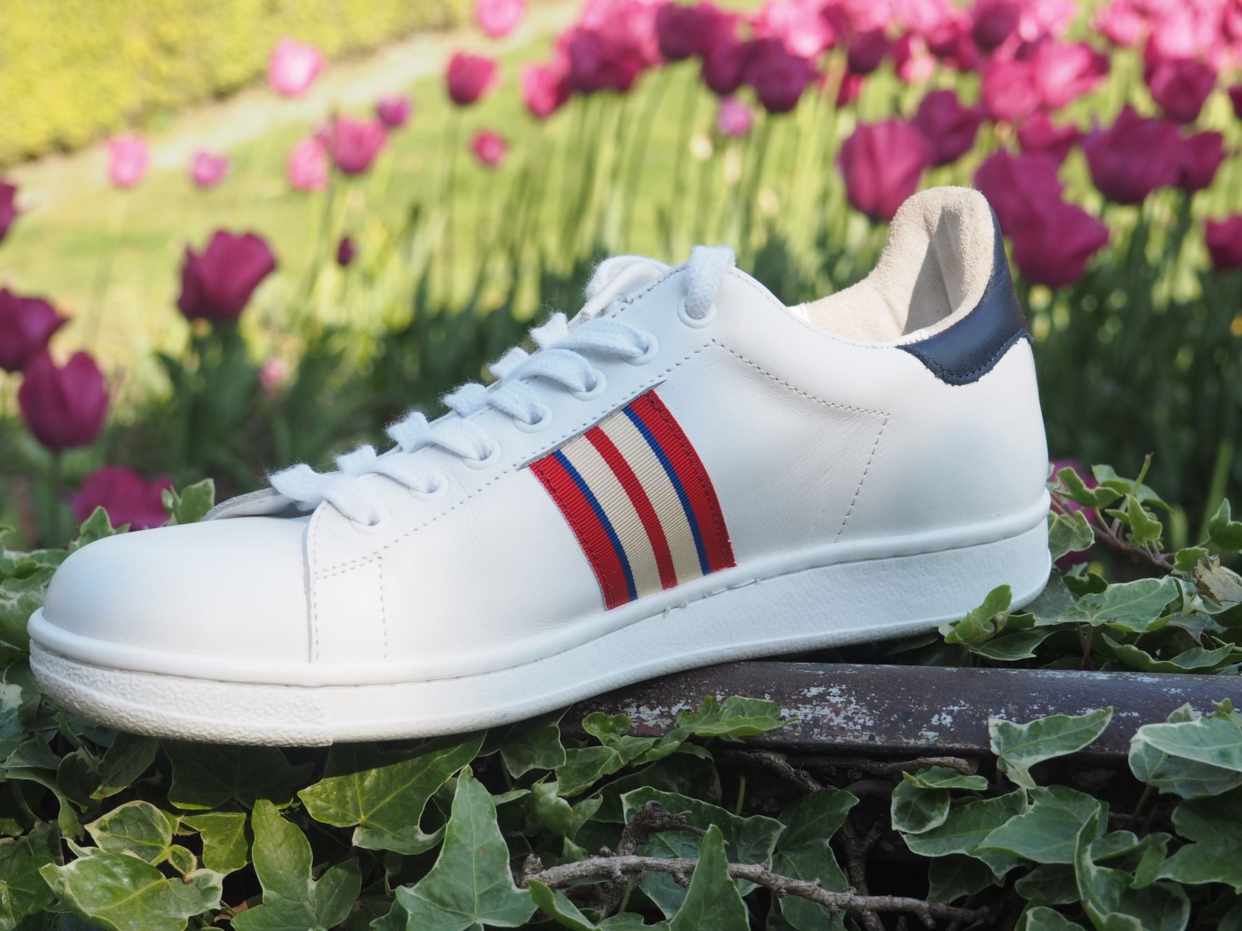 Sneaker Charly dreifarbige Galonstreifen