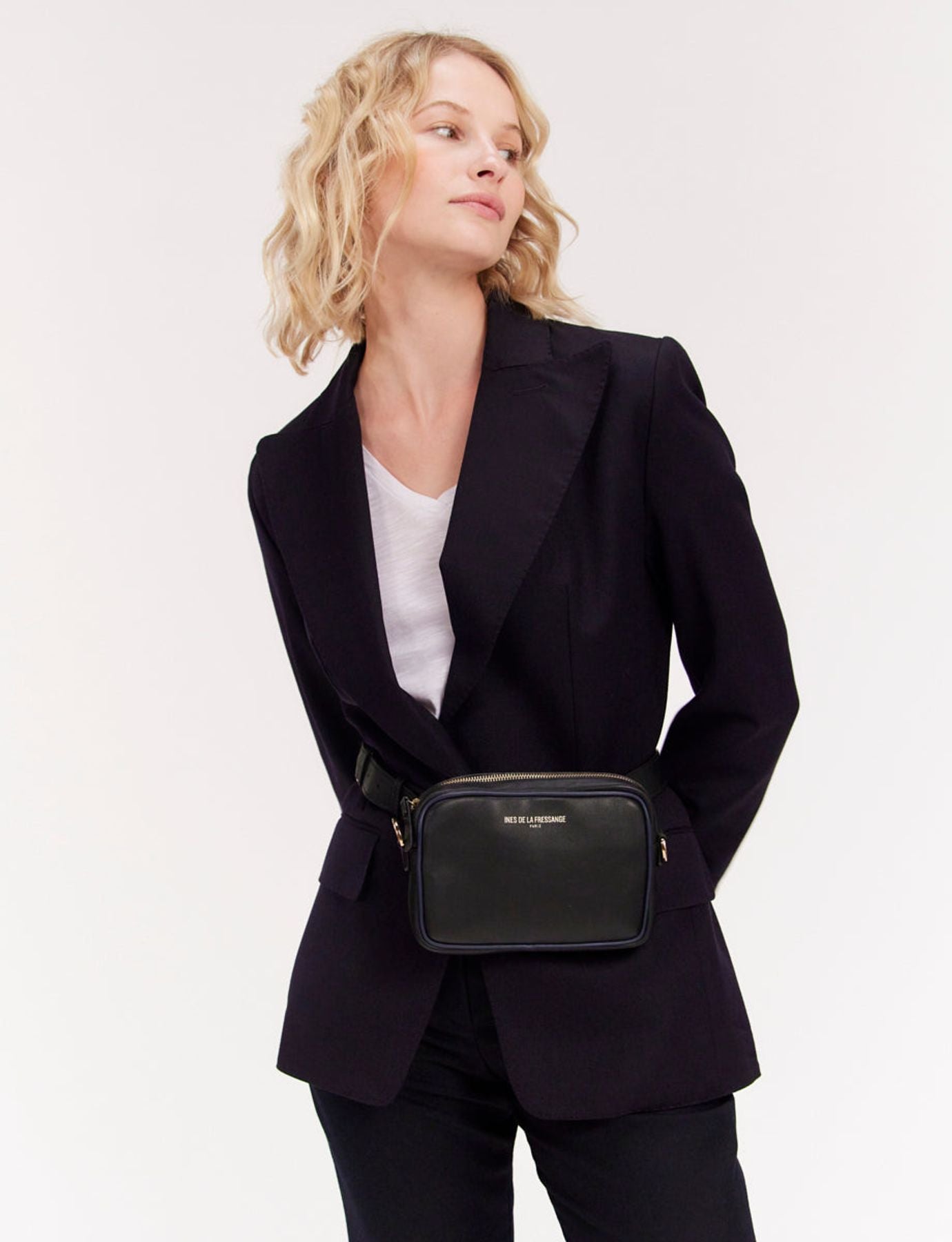 Banane Marcia Leder schwarz Marine blauer Rand