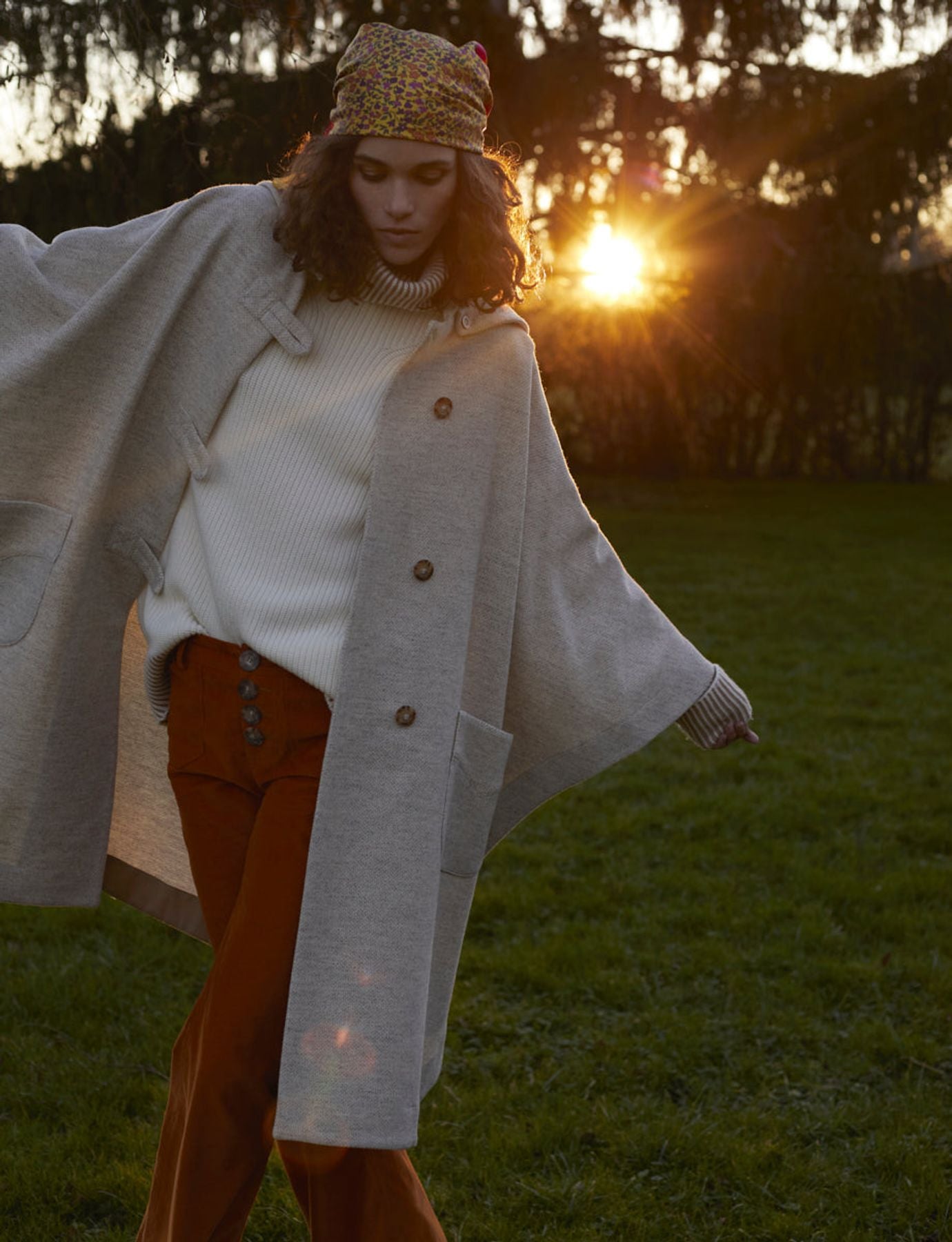 Ruppert beige/ecru wool cape