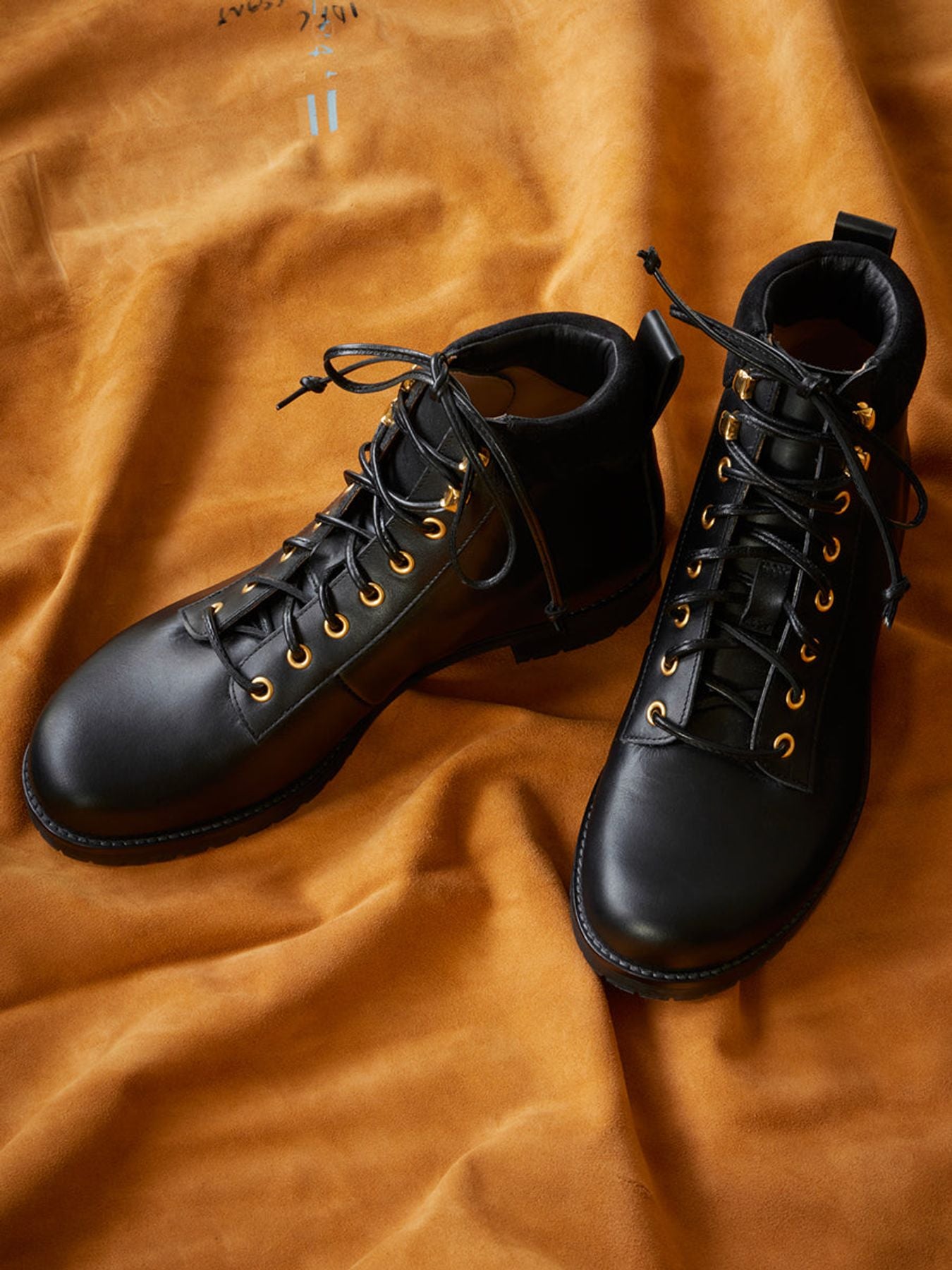 Bottes de montagne noires en cuir
