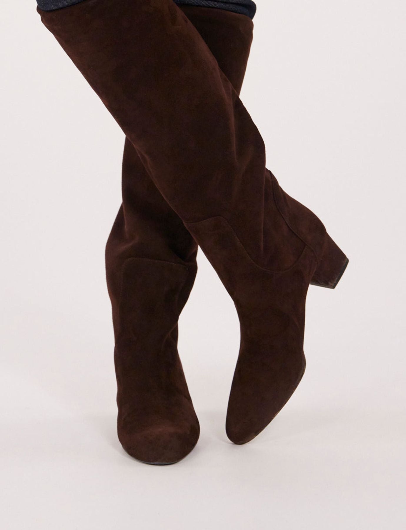 Bottes à talons marrons en suède