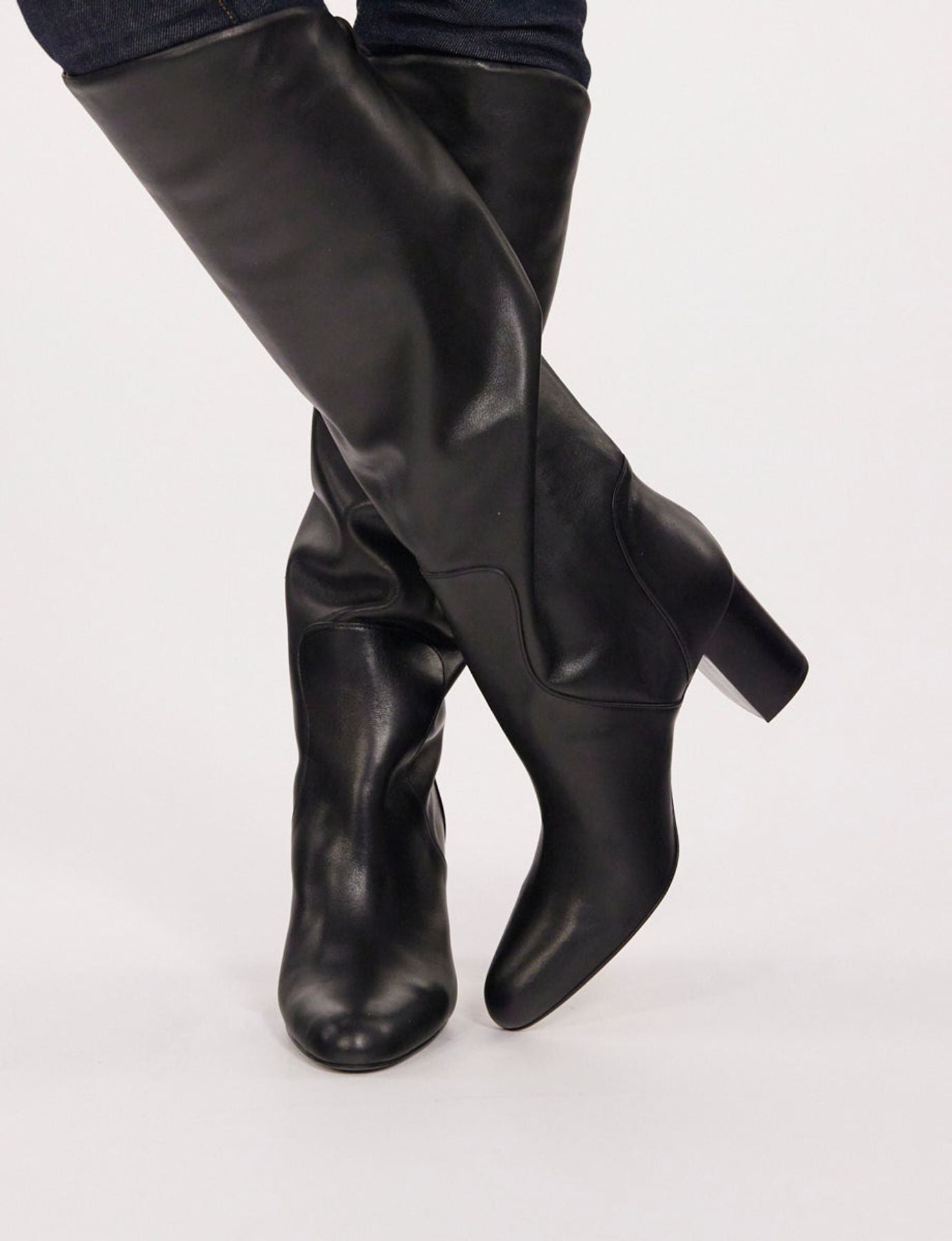 Bottes à talons noires en cuir de veau