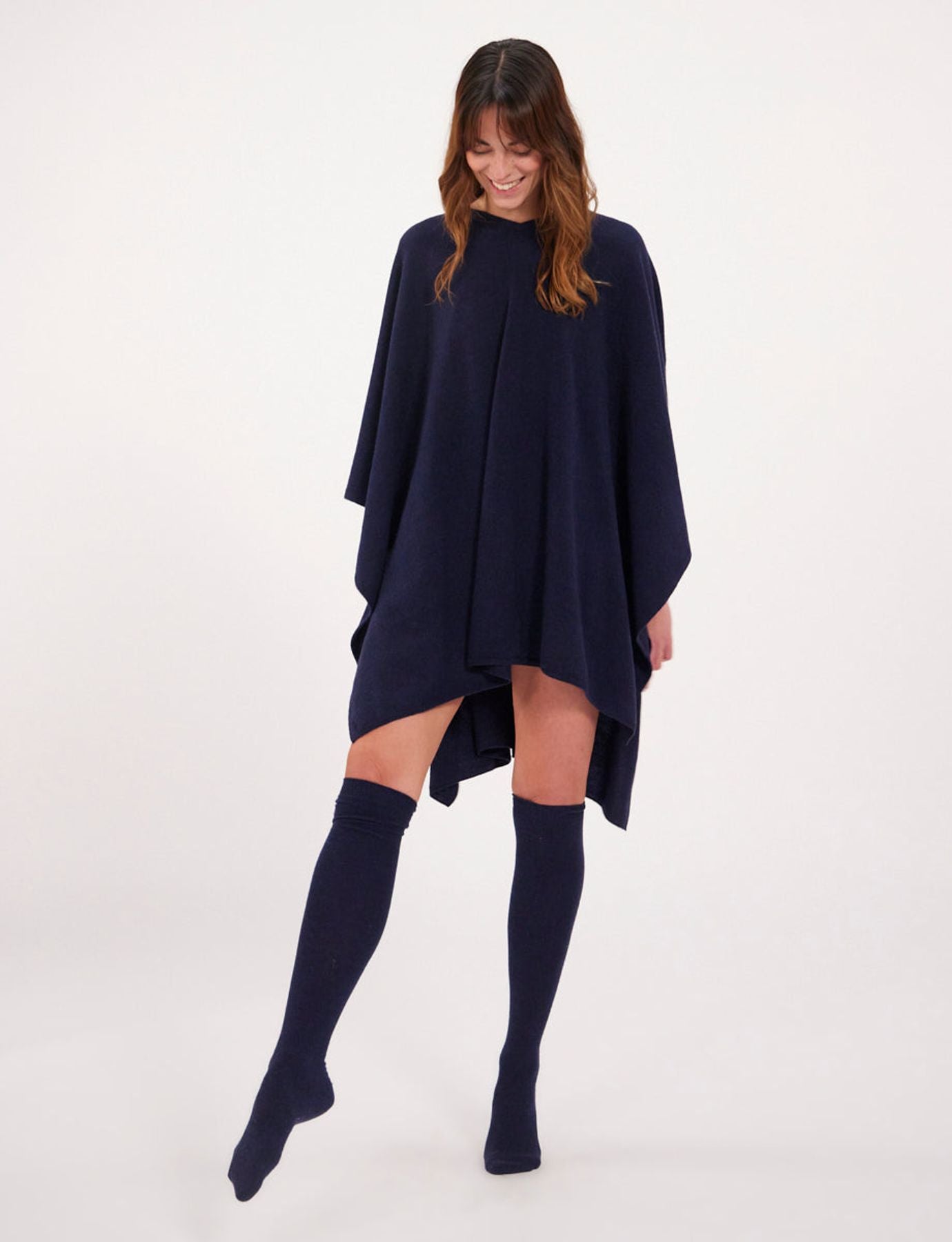Poncho col V bleu nuit x Notshy