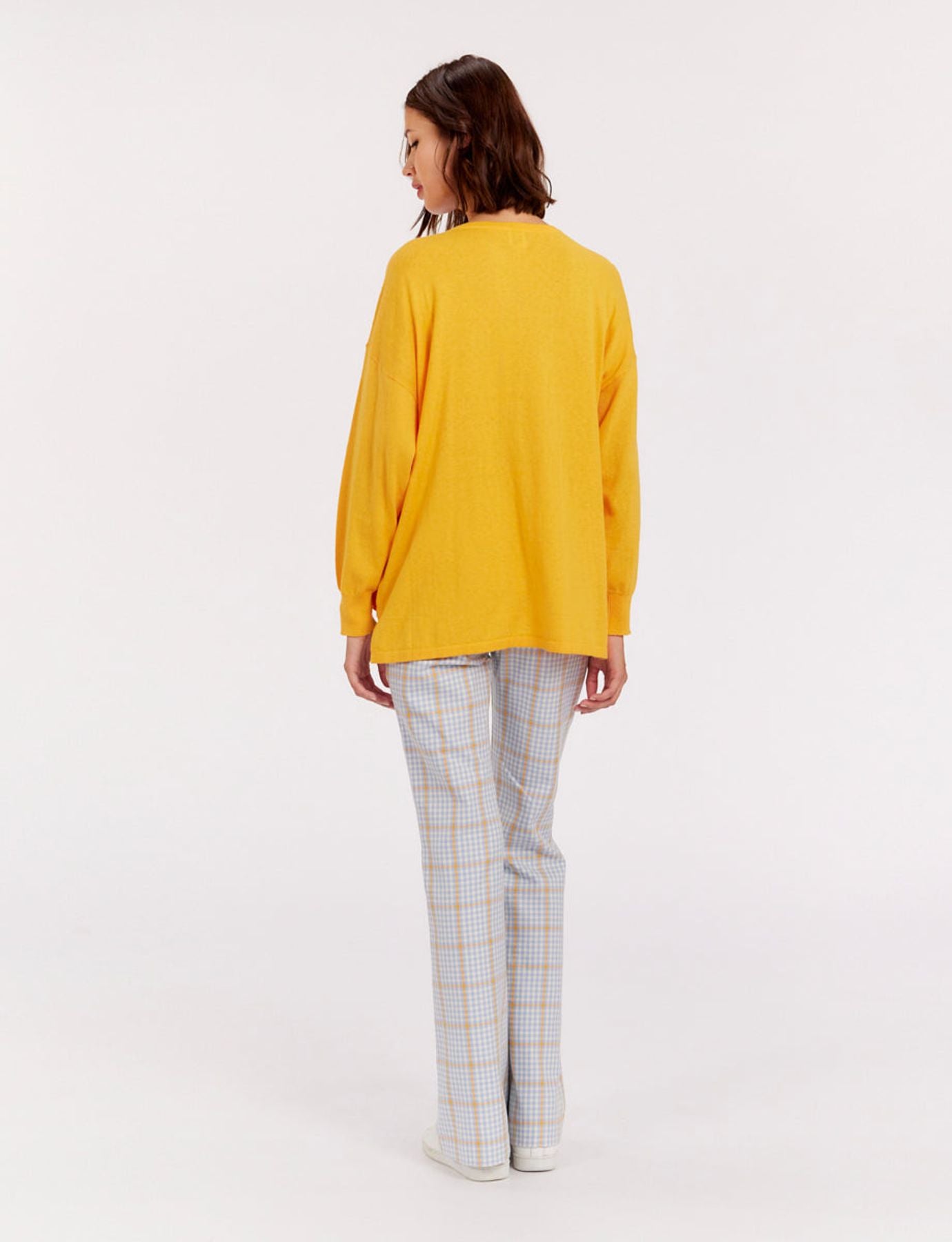 Jersey amarillo de cachemira con cuello en V Anton