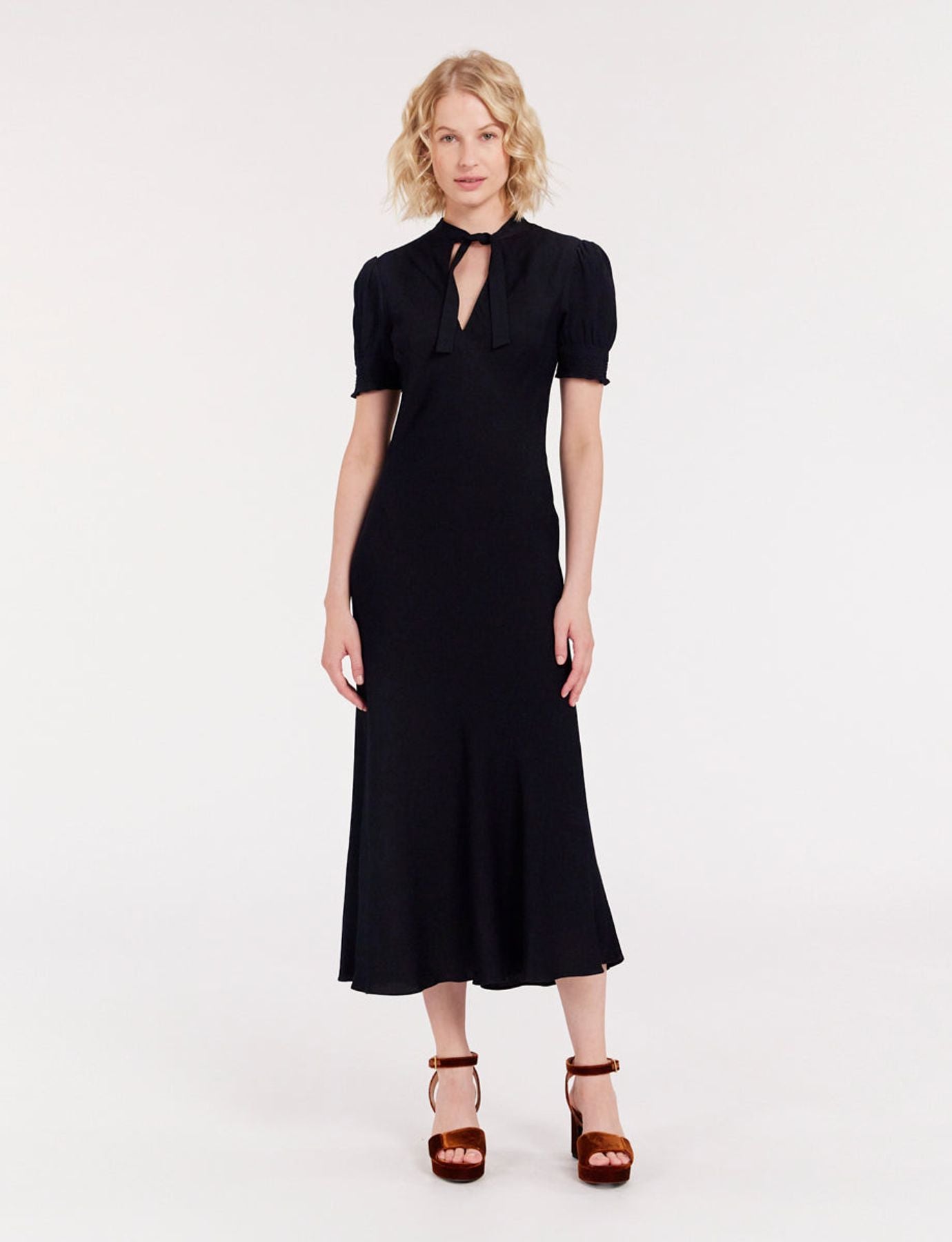 Robe Cerise longue bleu marine