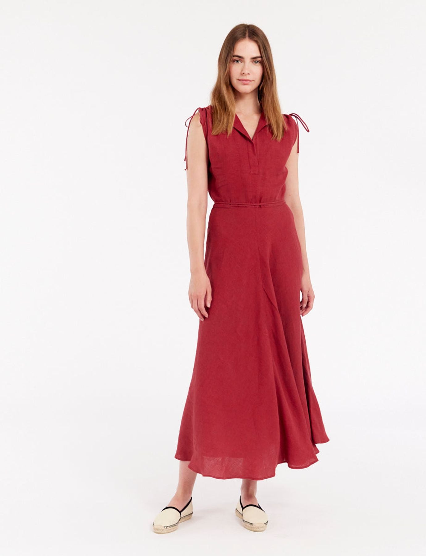 Kleid Violine aus himbeerfarbenem Leinen