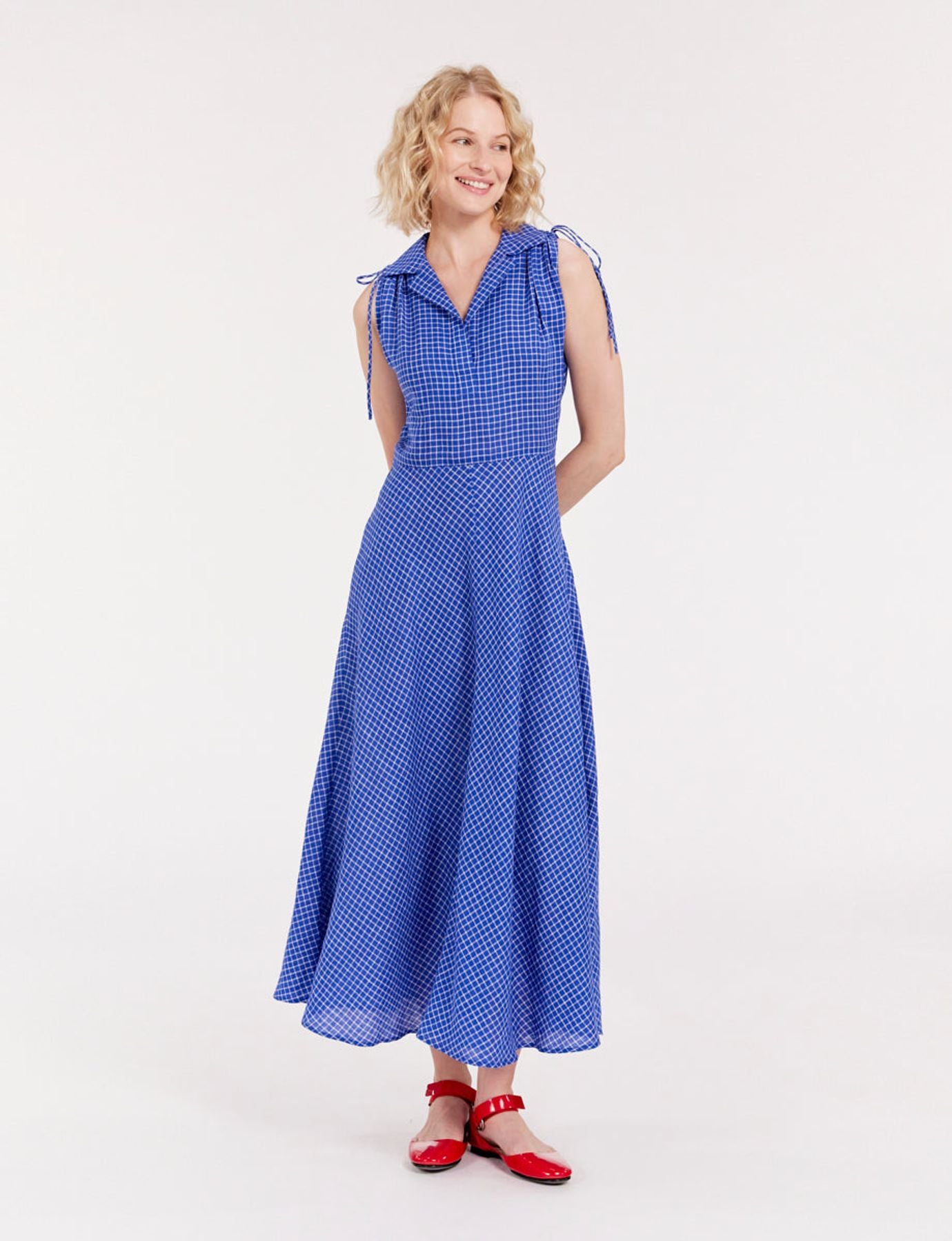 Violine dress in blue linen