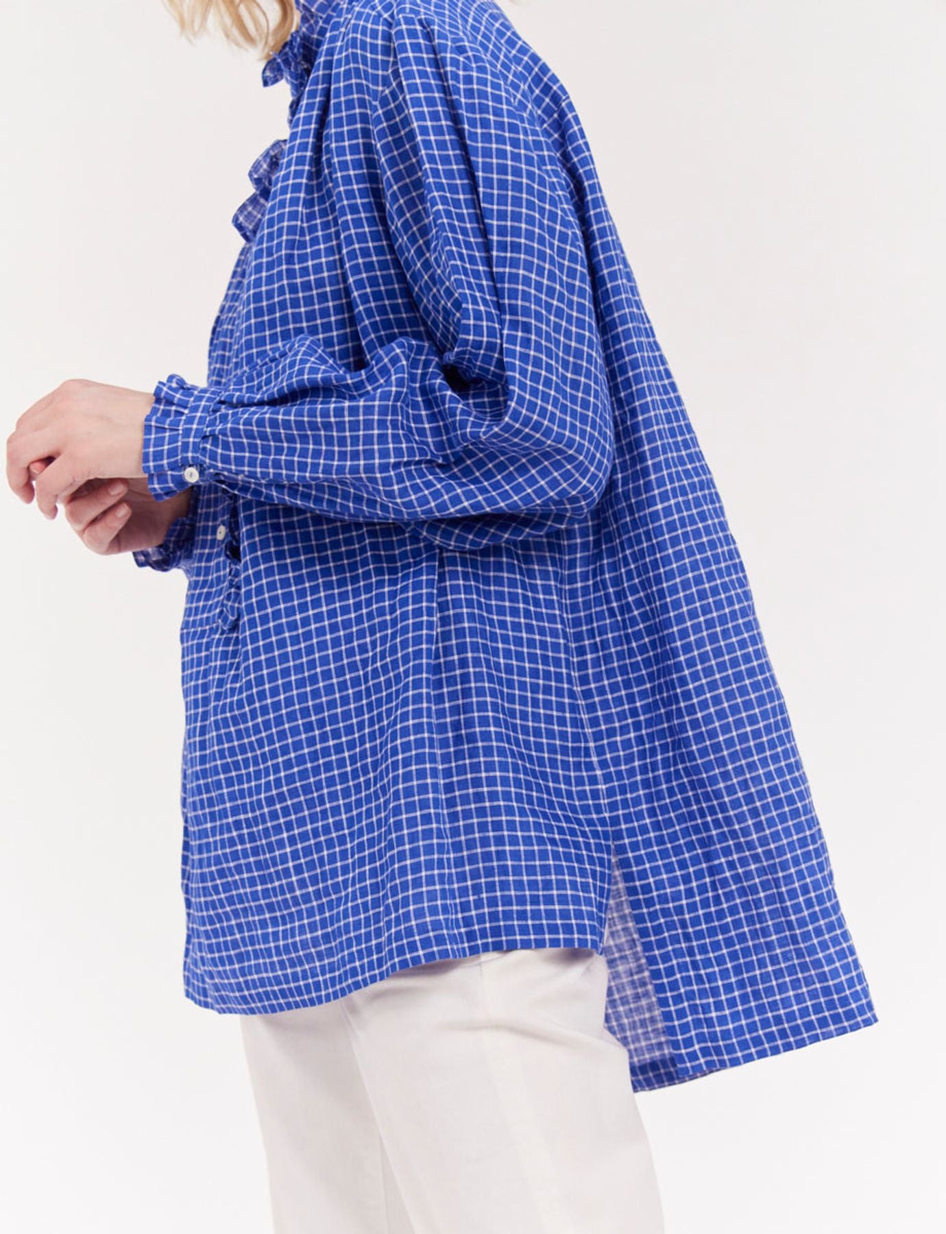 Oversized Maryange shirt with ruffles in blue linen