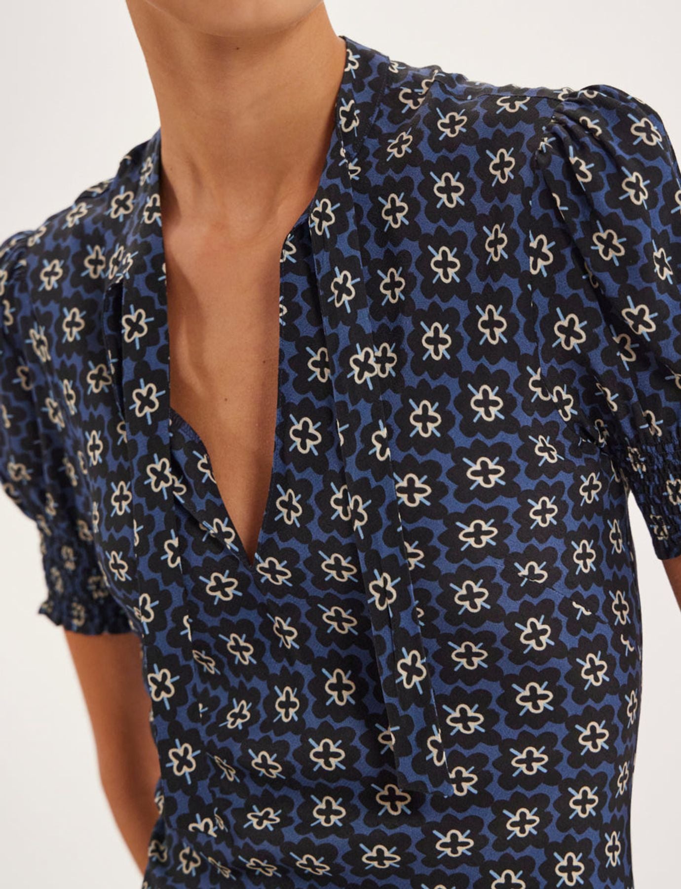 Vestido estampado azul cereza