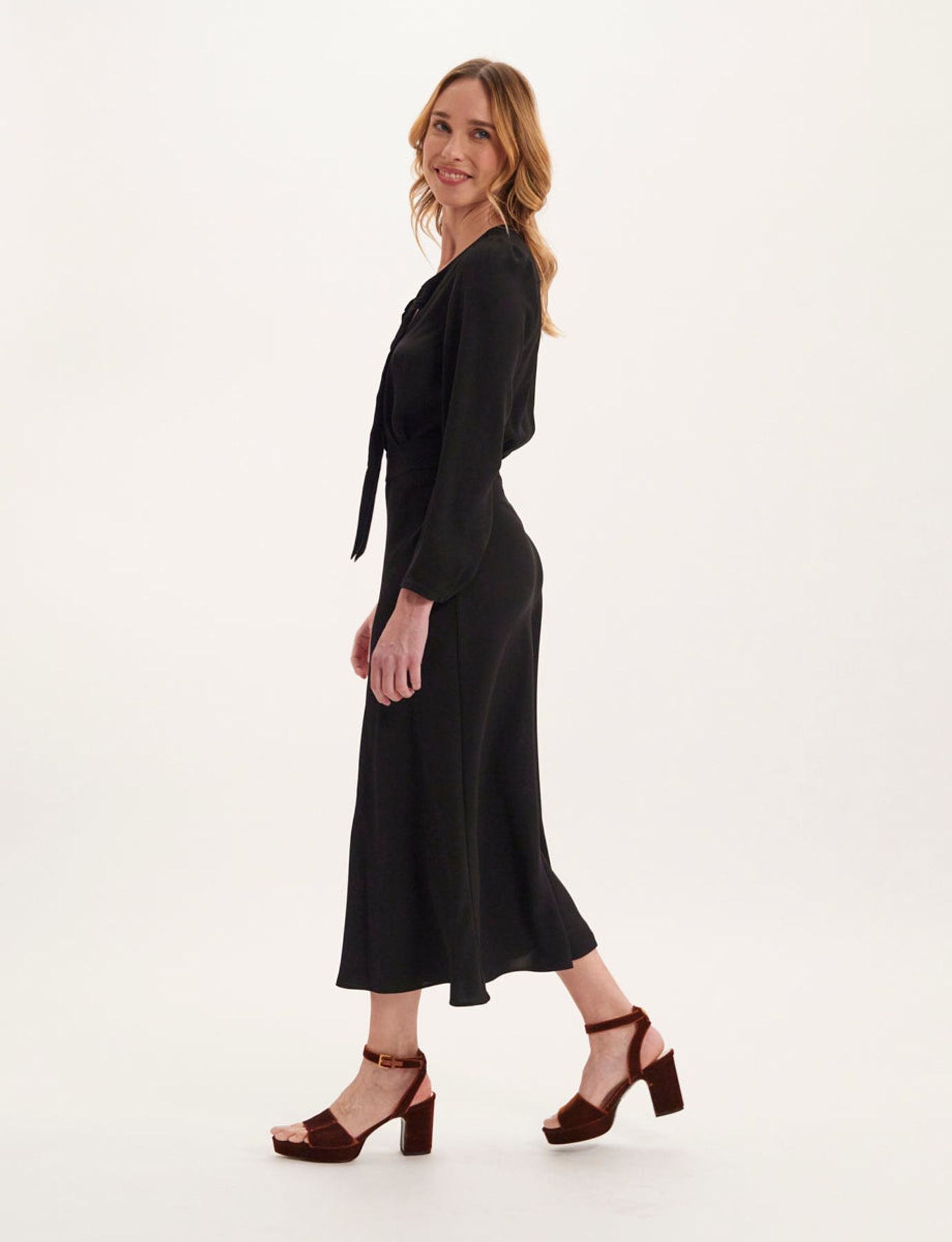 Robe Ariel noire