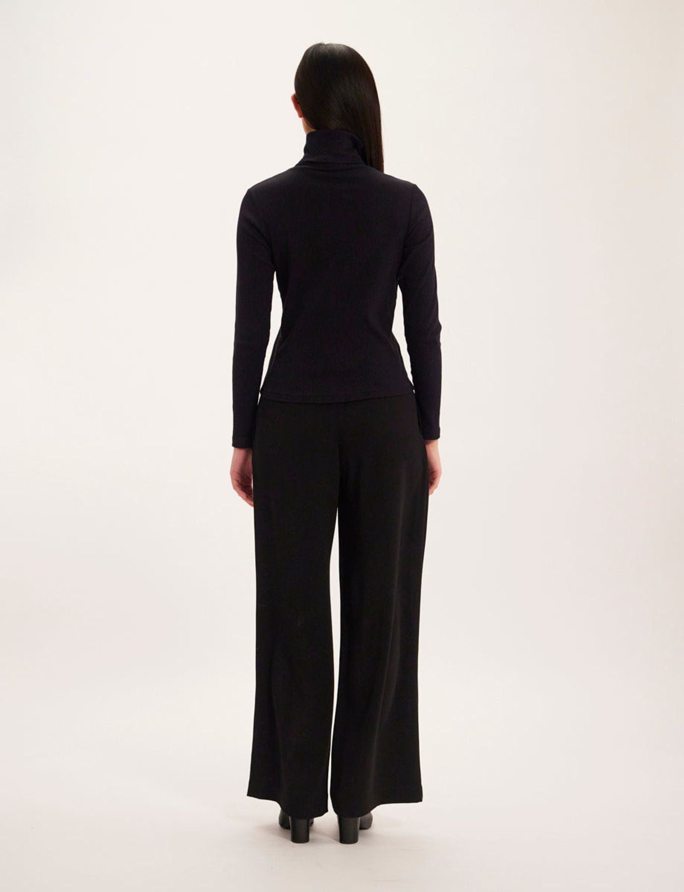 Matthieu black lightweight turtleneck jumper