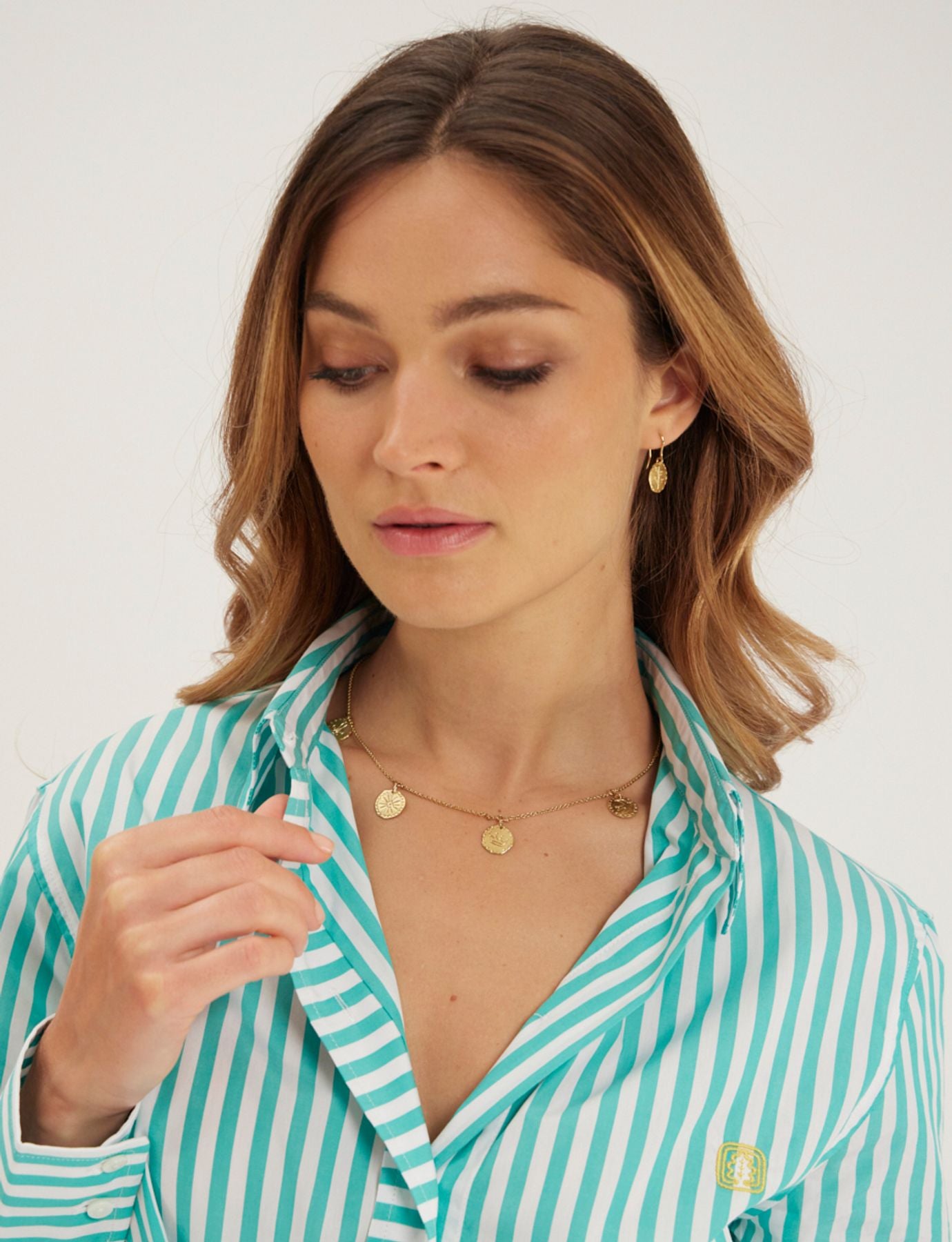 Collar Lutece, 4 motivos dorados