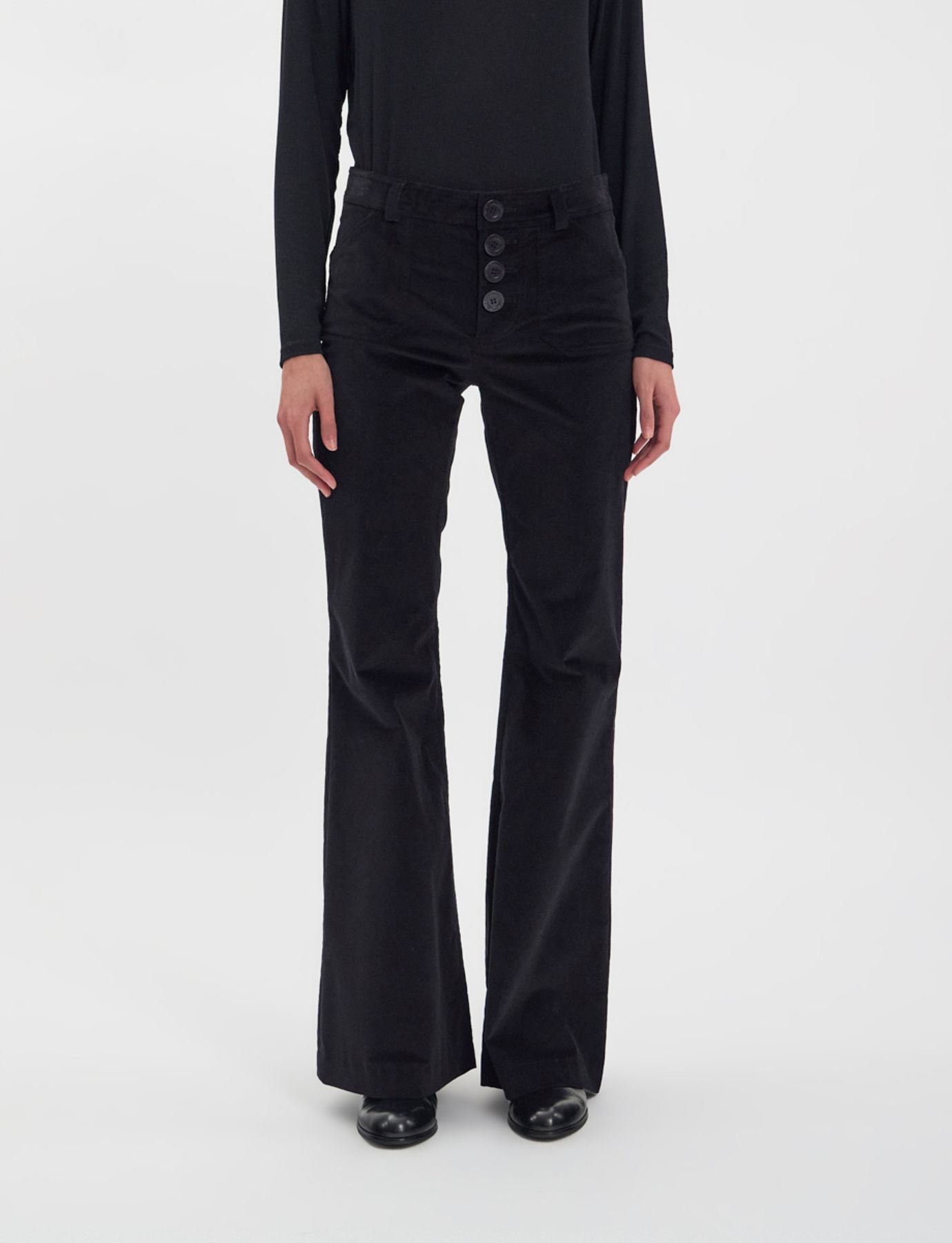 pantalon-charlotte-en-velours-lisse-noir