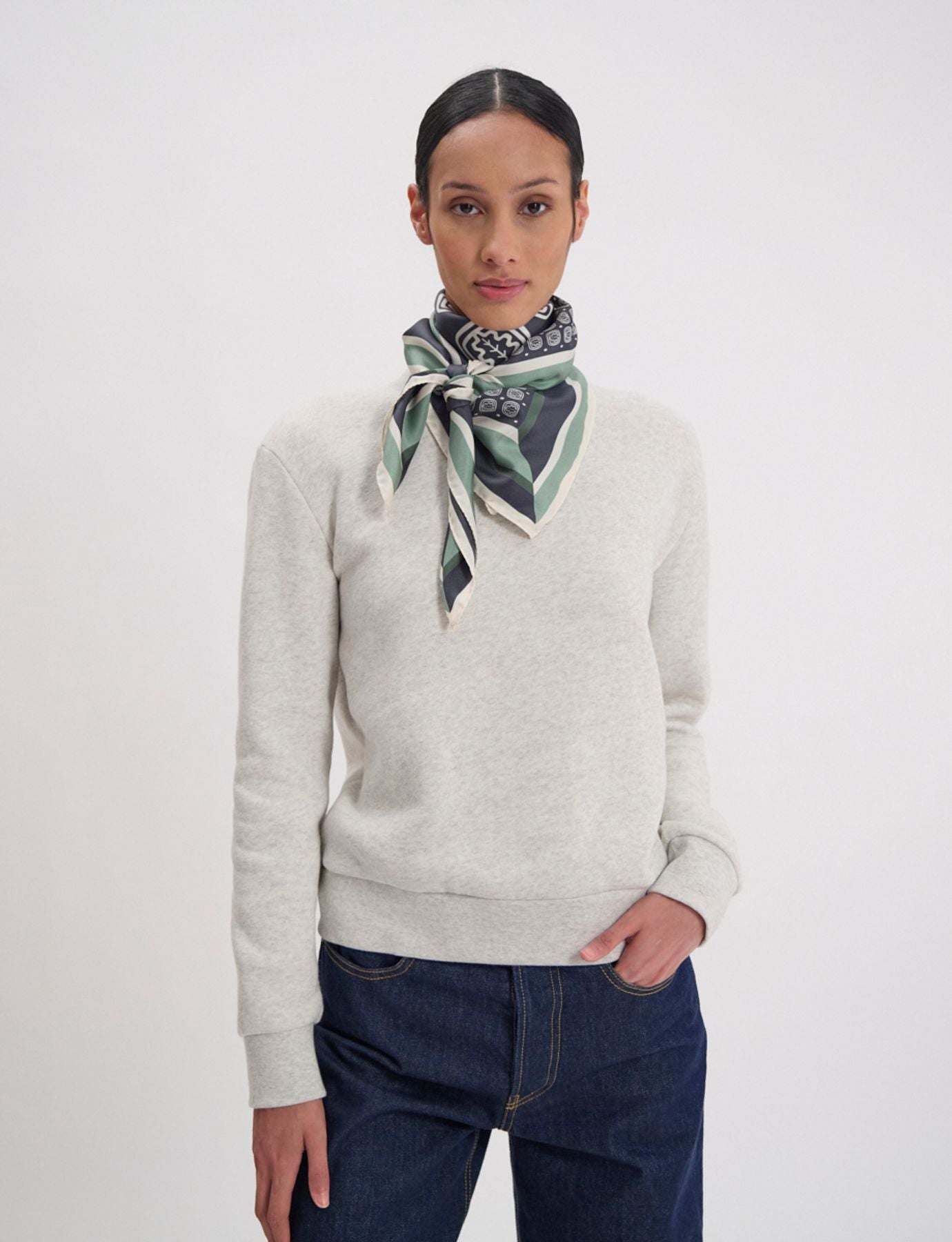 Foulard Lewis en soie, motif feuille de chêne bleu-ardoise et vert