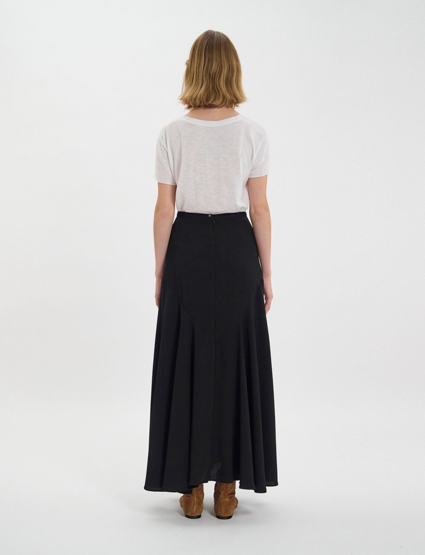 black-velvette-skirt