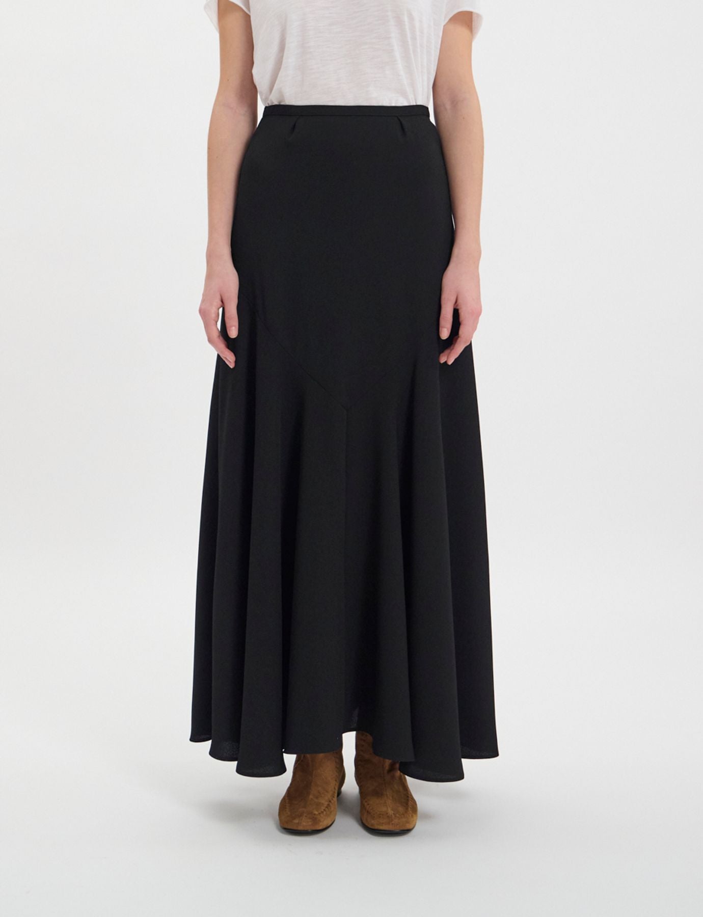 black-velvette-skirt