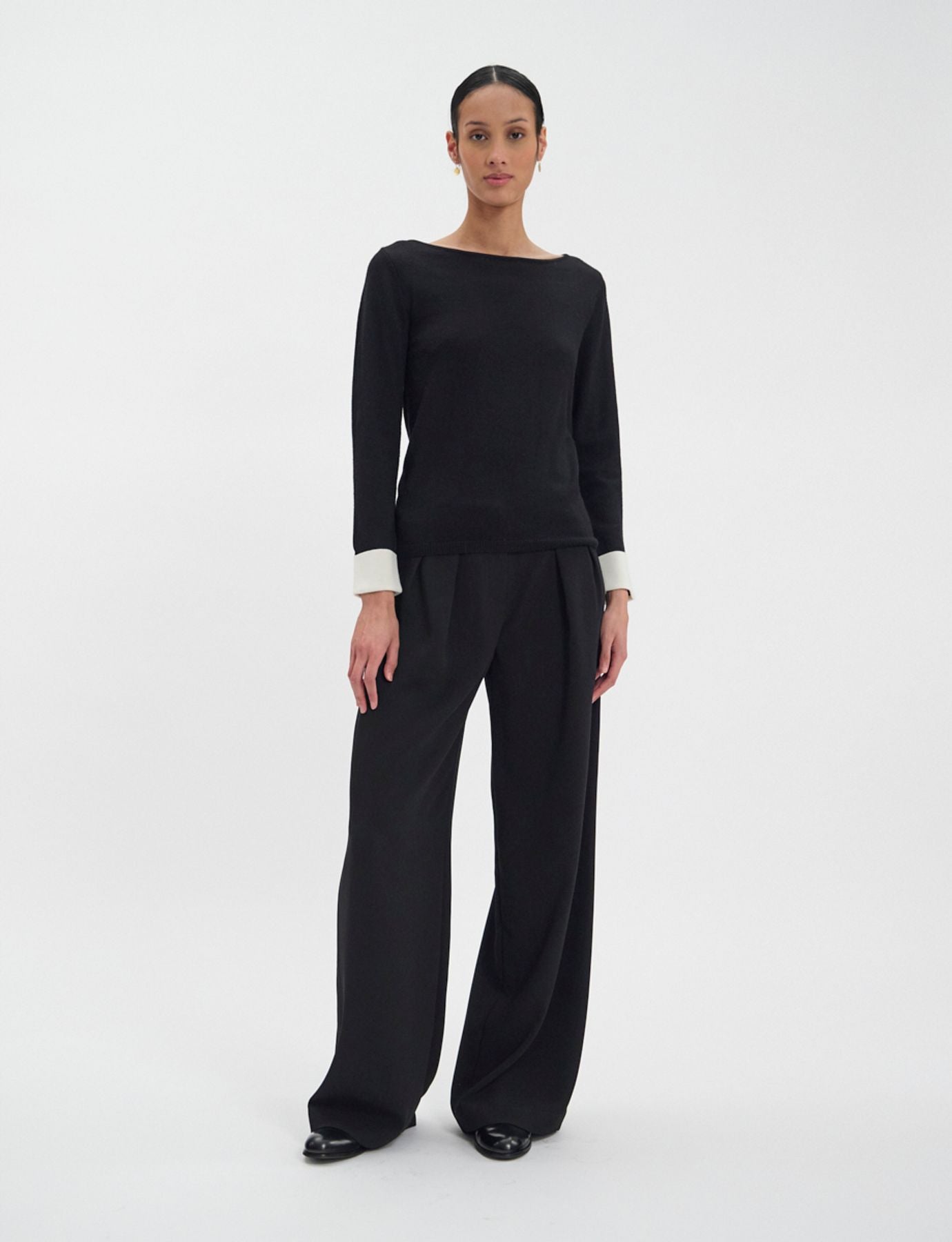 gigi-jumper-in-black-merino-wool-white-cuffs