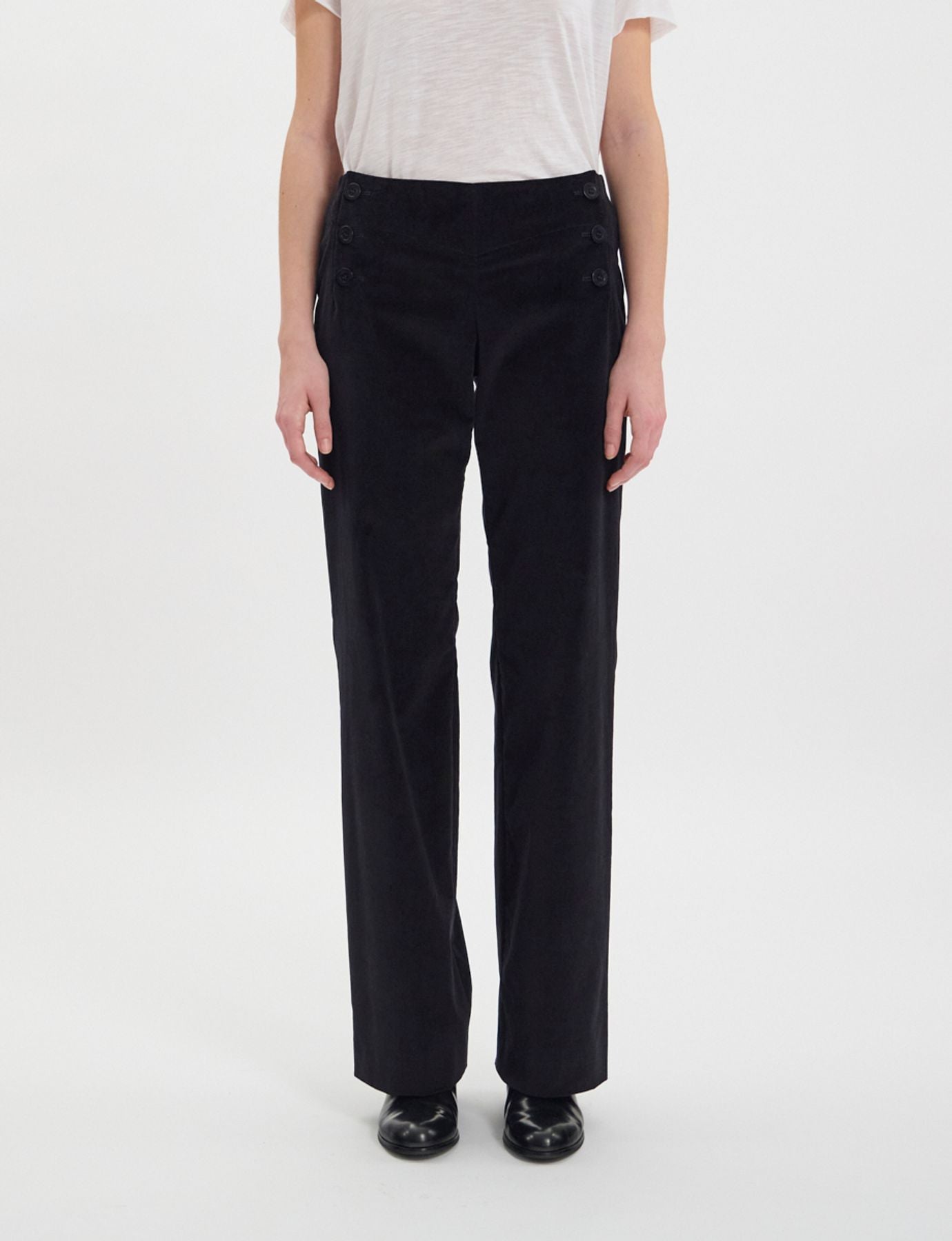 pantalon-gabriel-en-velours-lisse-noir