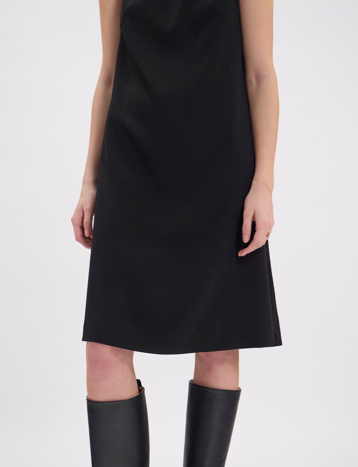 Robe Madeleine noire Ines de la Fressange Paris