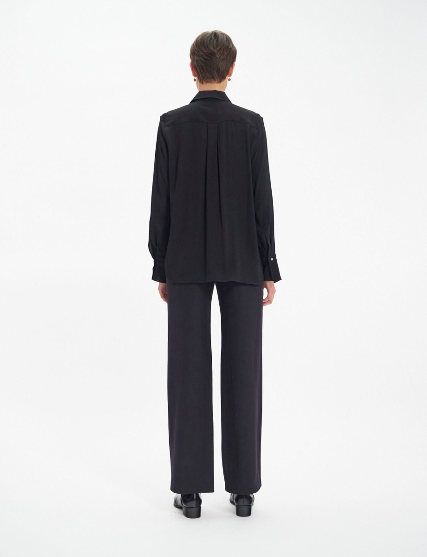 Clara black shirt