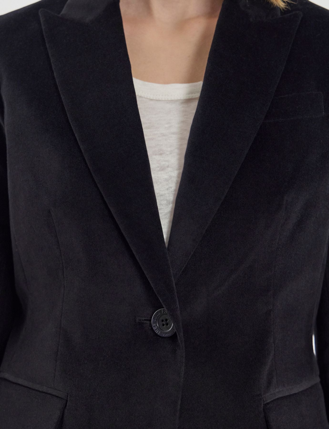 Chaqueta Nicoletta de terciopelo negro liso