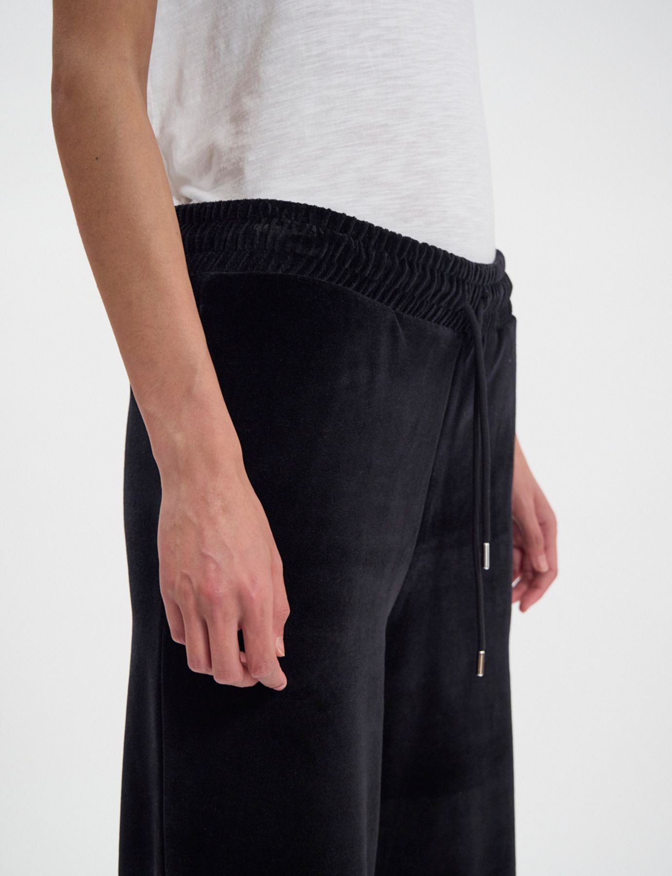 Britney jogging bottoms in smooth black velvet