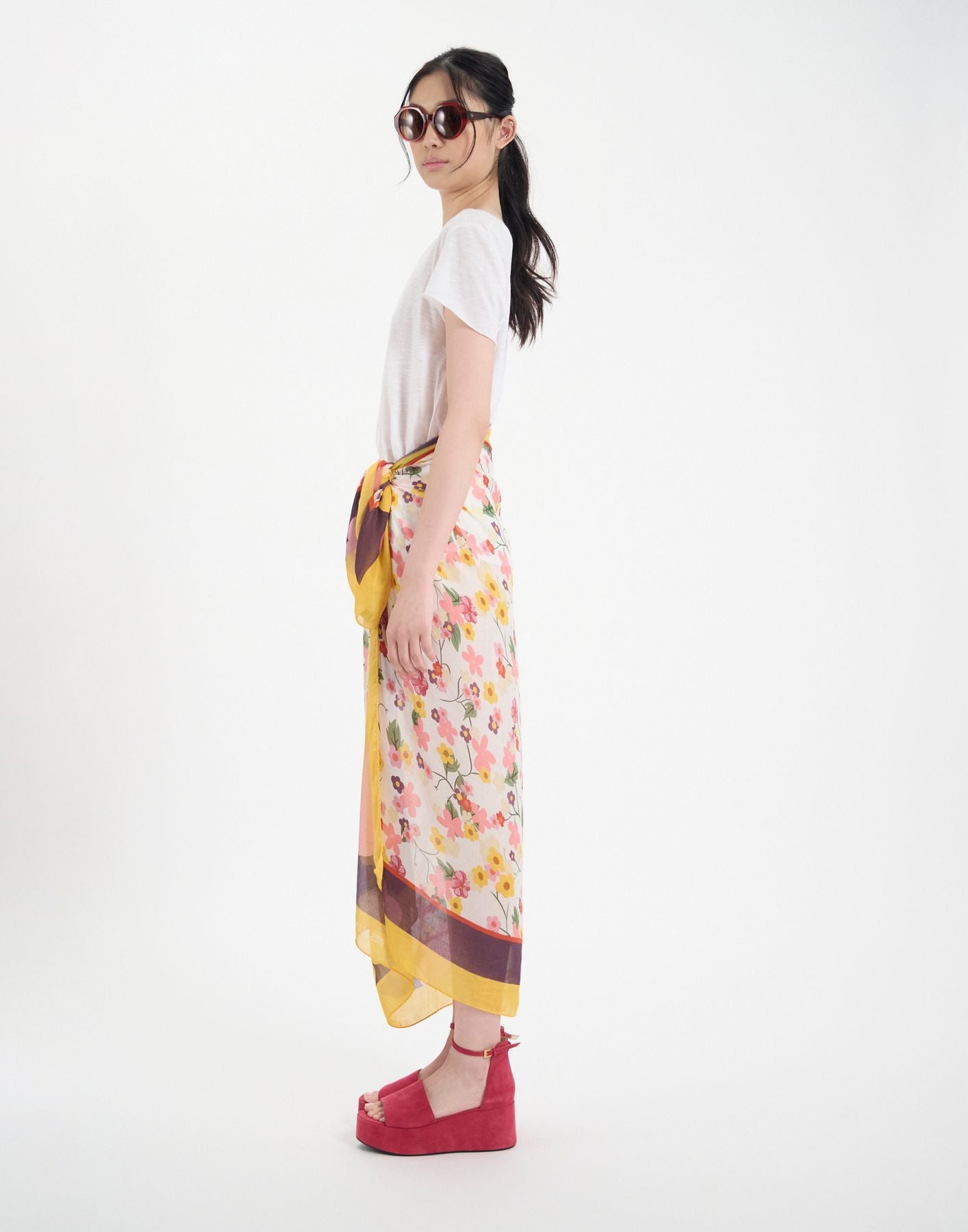 Pareo Flore in mixed silk with yellow flowers