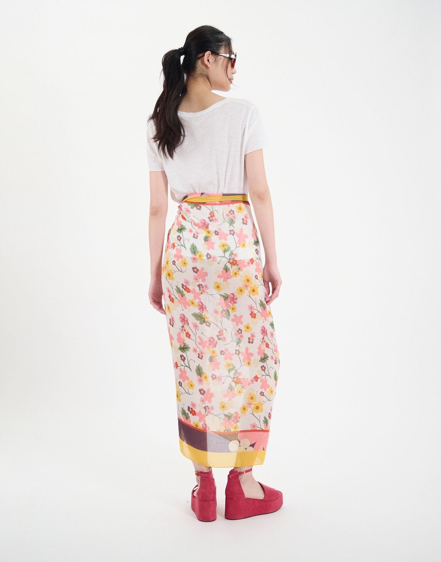 Pareo Flore in mixed silk with yellow flowers