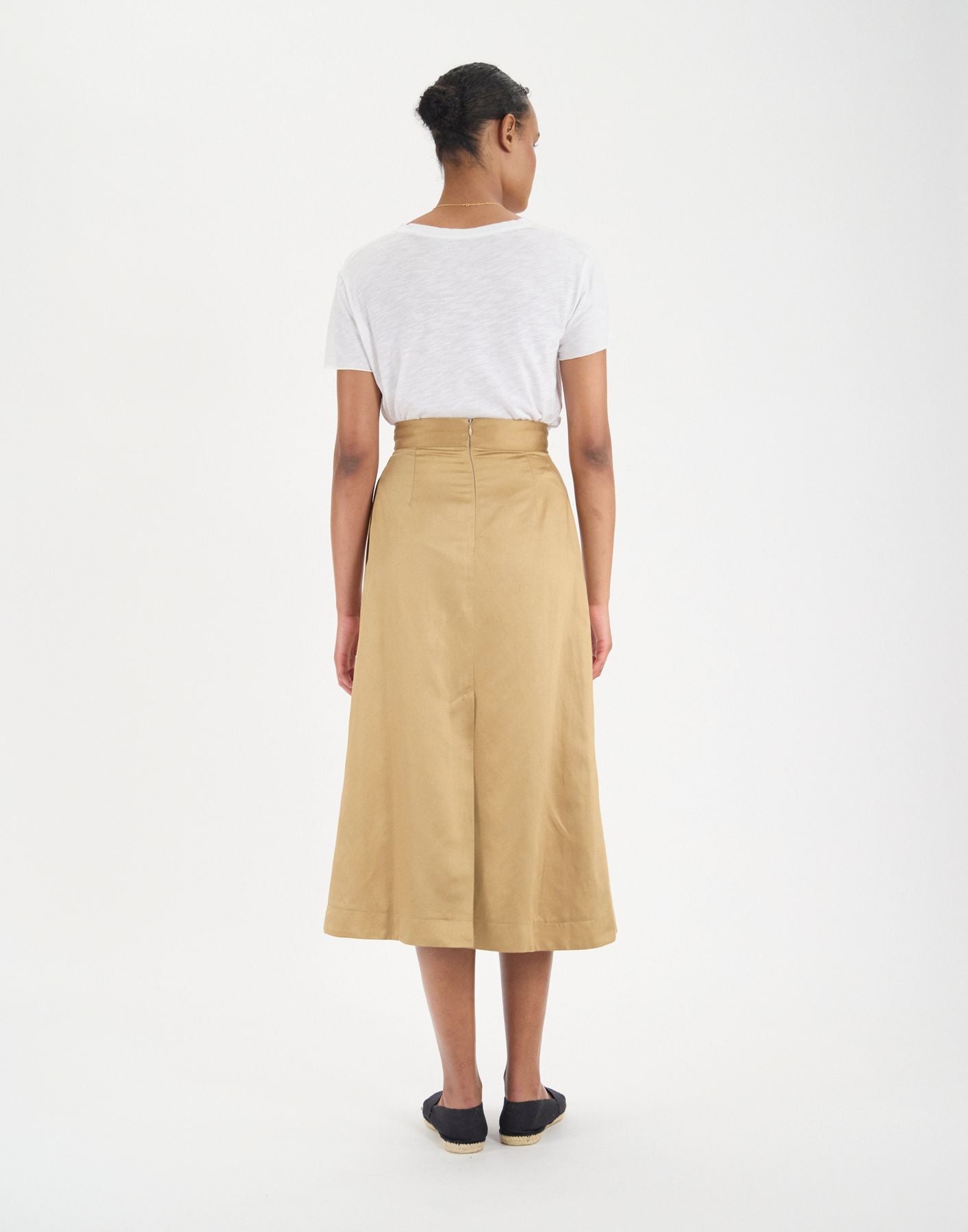 Maud pleated skirt in camel linen blend