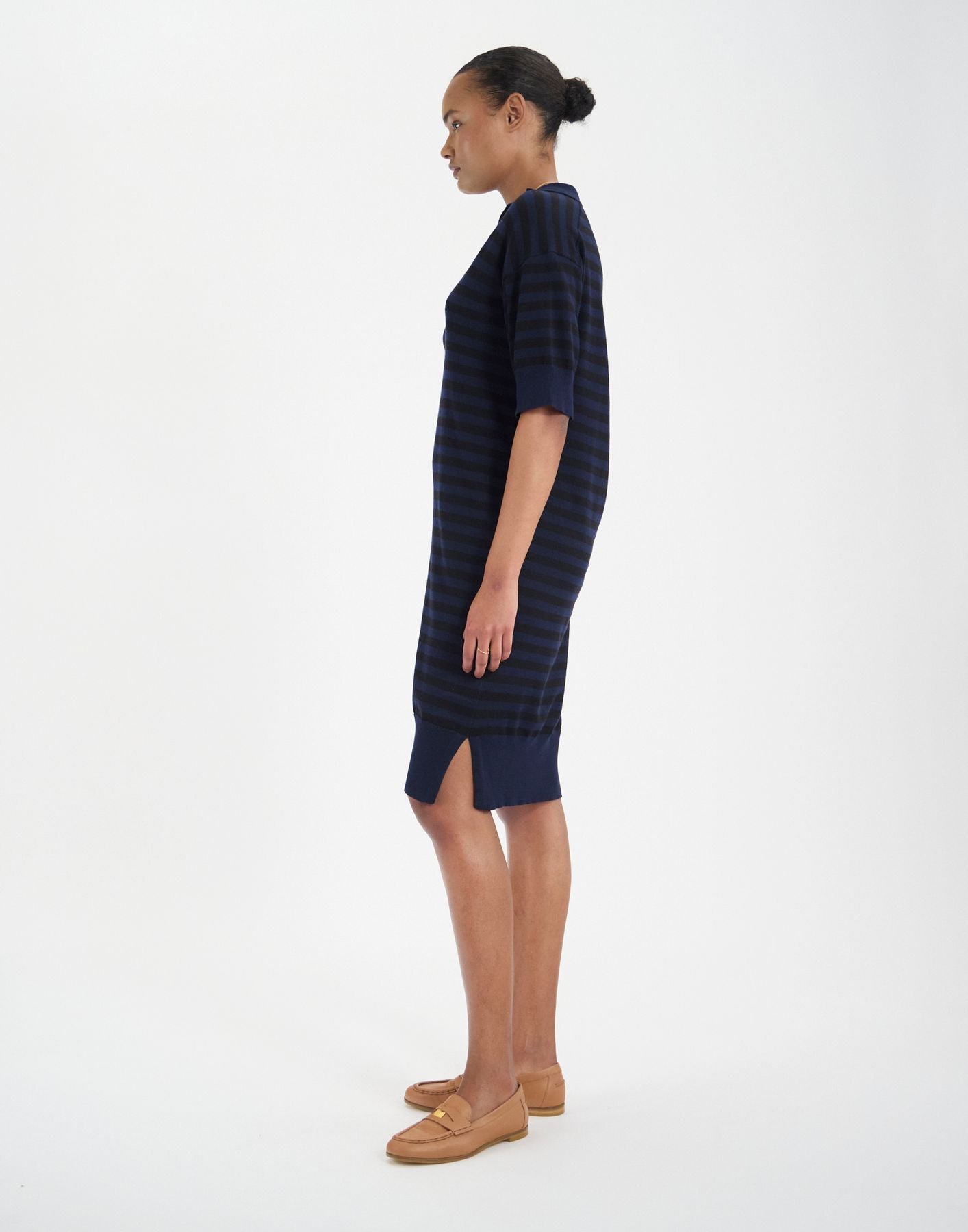 Kleid Océane aus marinefarbener Baumwolle mit Streifenmuster