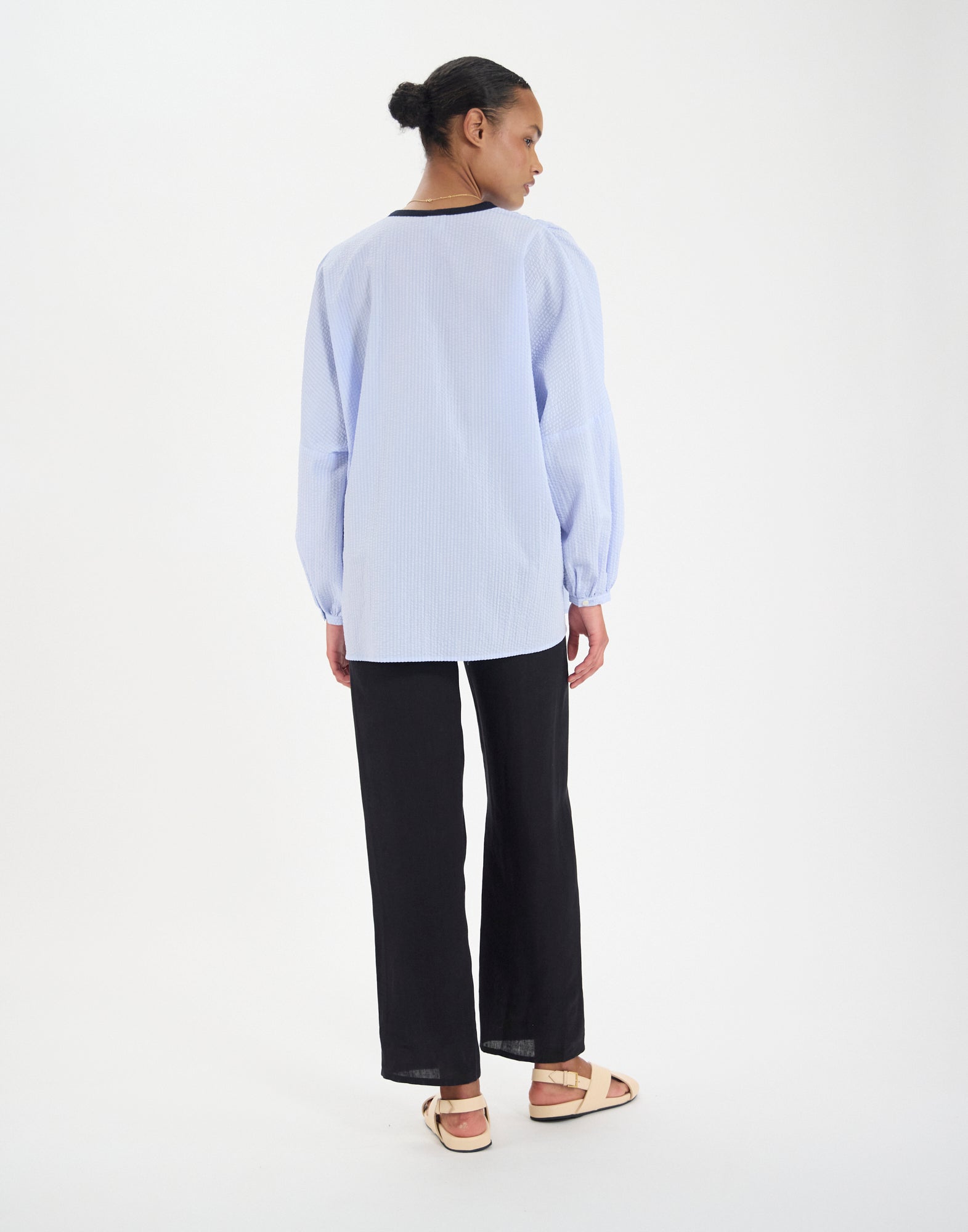 Top Ida aus hellblauer Baumwolle
